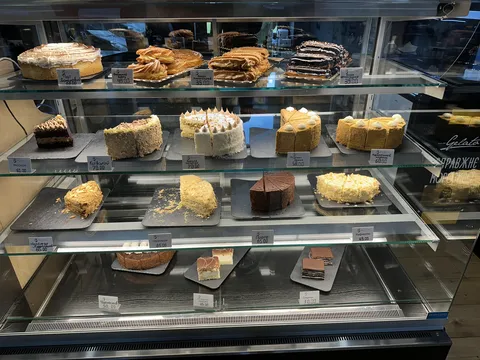 Кафе-кондитерська Maletta dessertia image 6