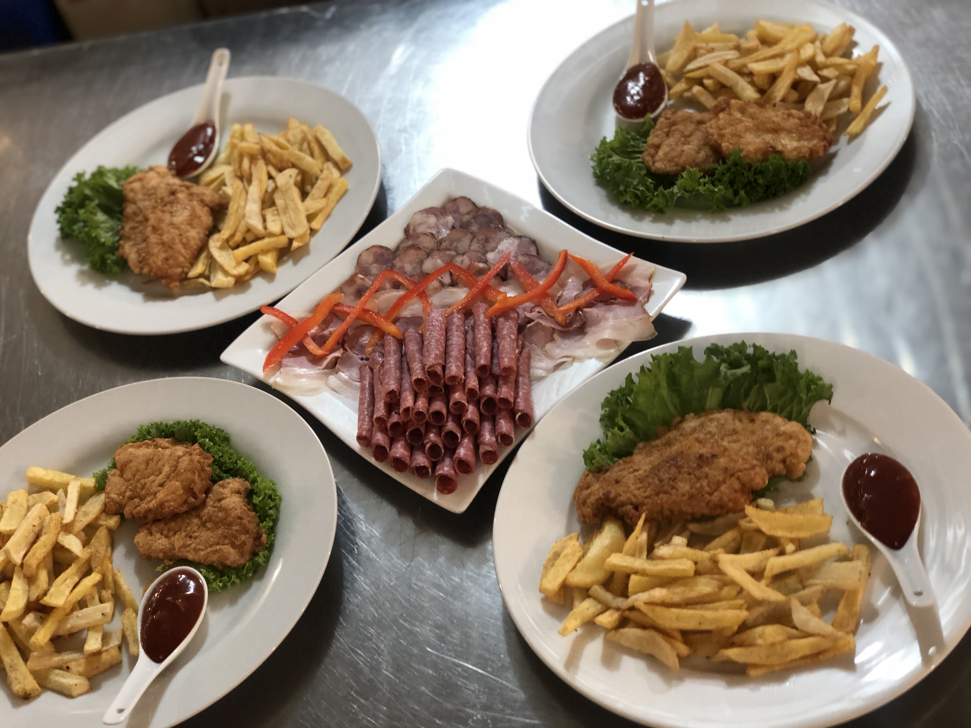 Кафе Lischina суші піца image 8