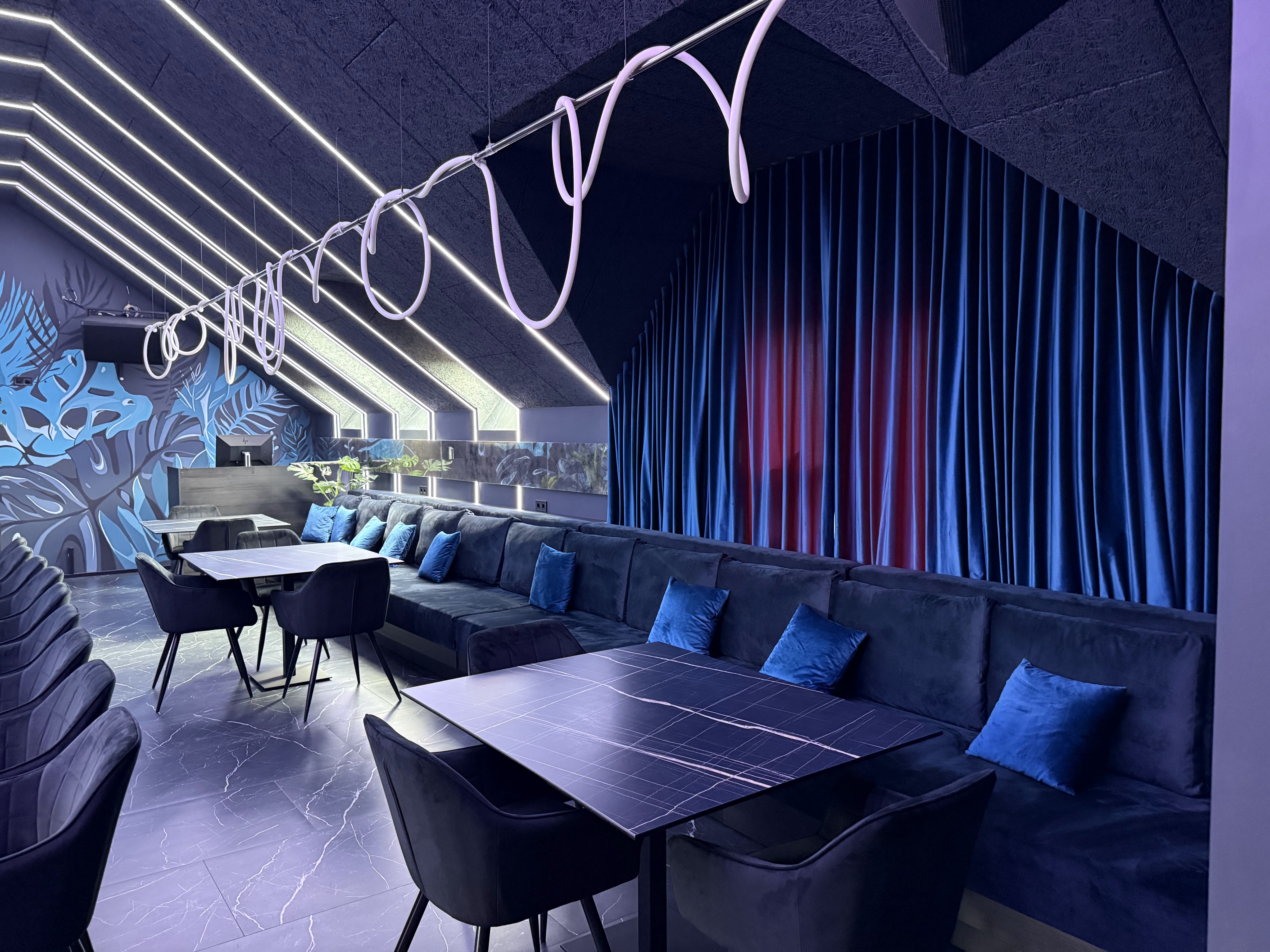 Family restaurant-pizzeria image 1