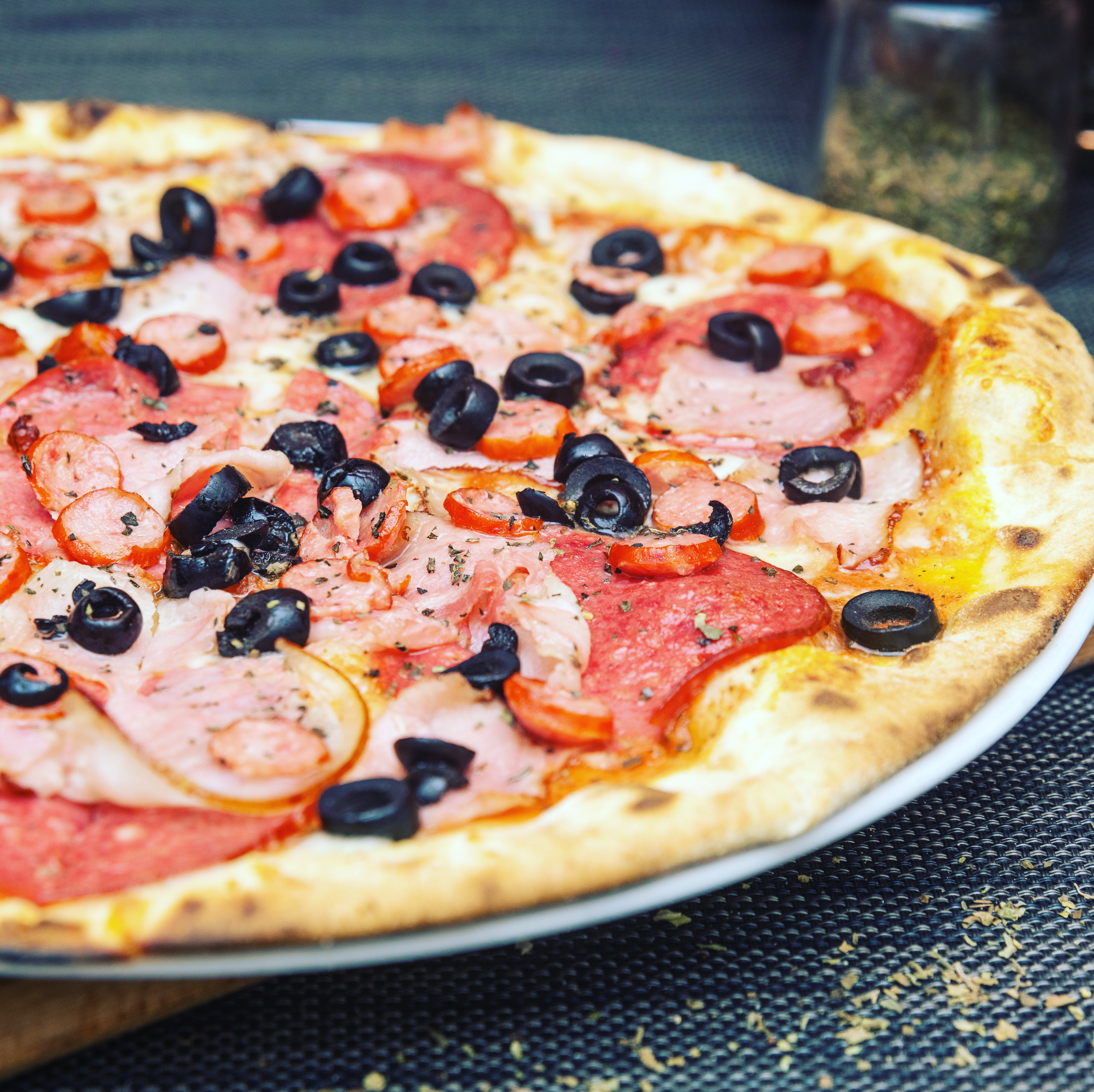 Family restaurant-pizzeria image 2