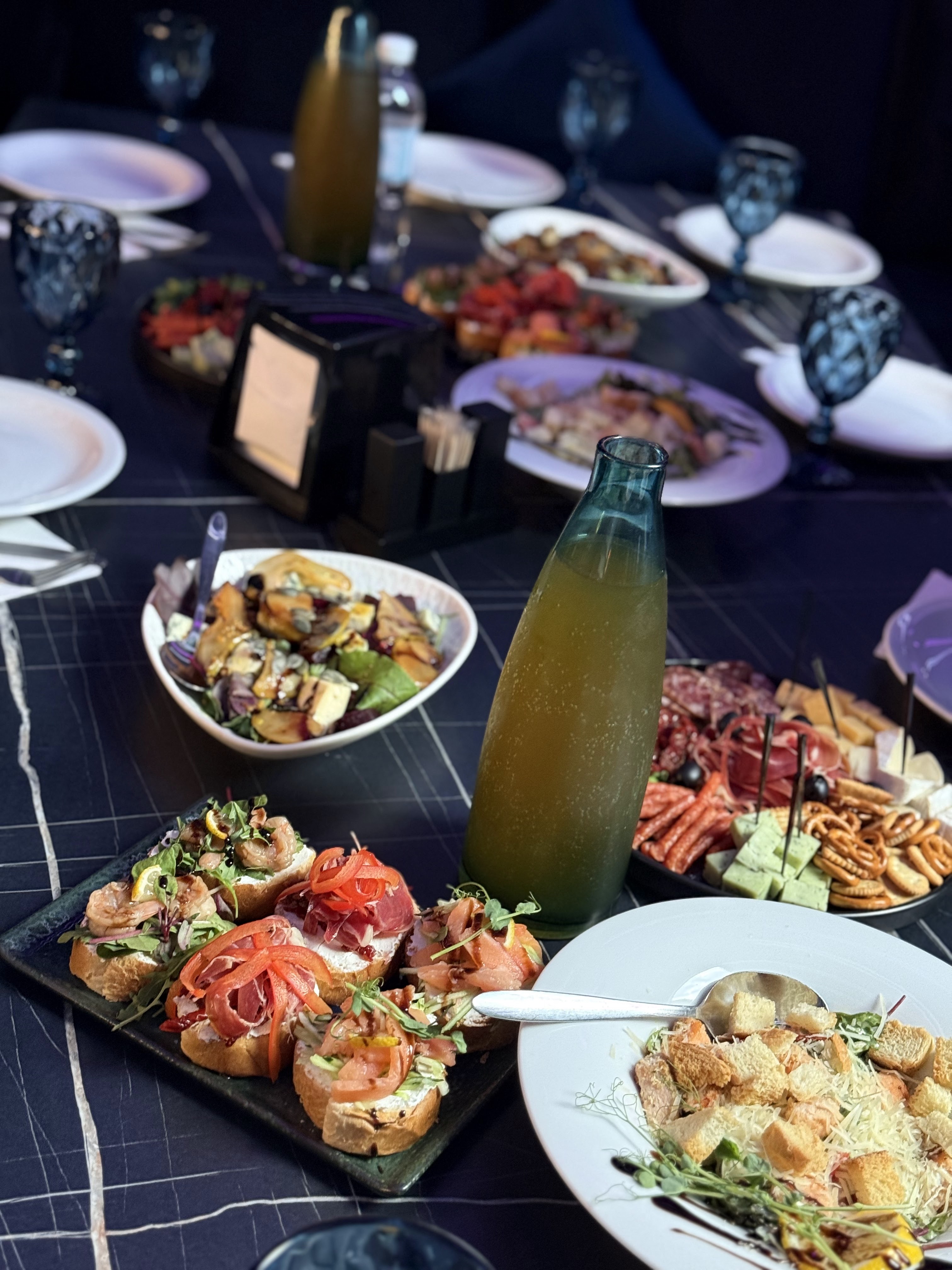 Family restaurant-pizzeria image 8