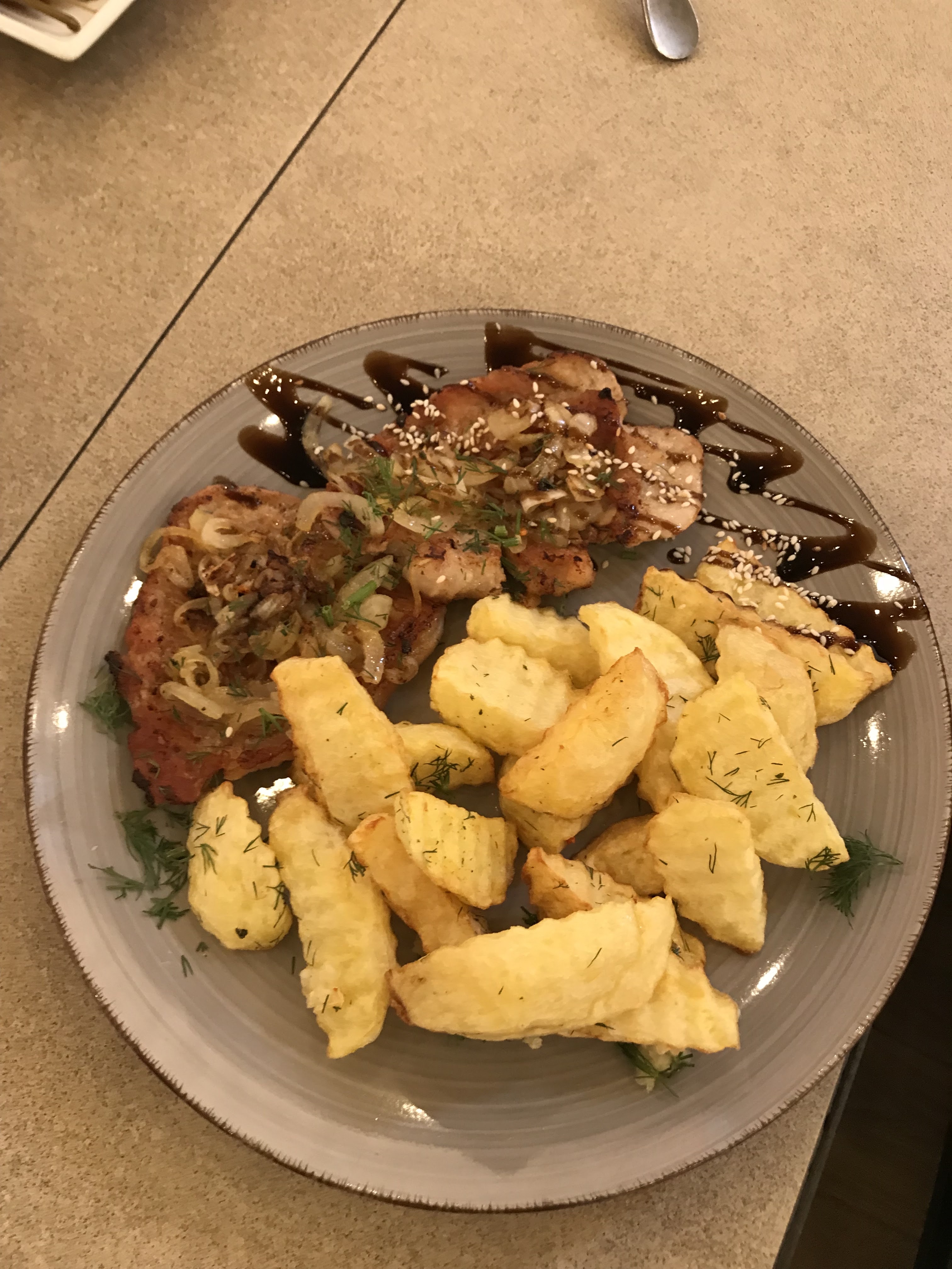 Family restaurant-pizzeria image 10