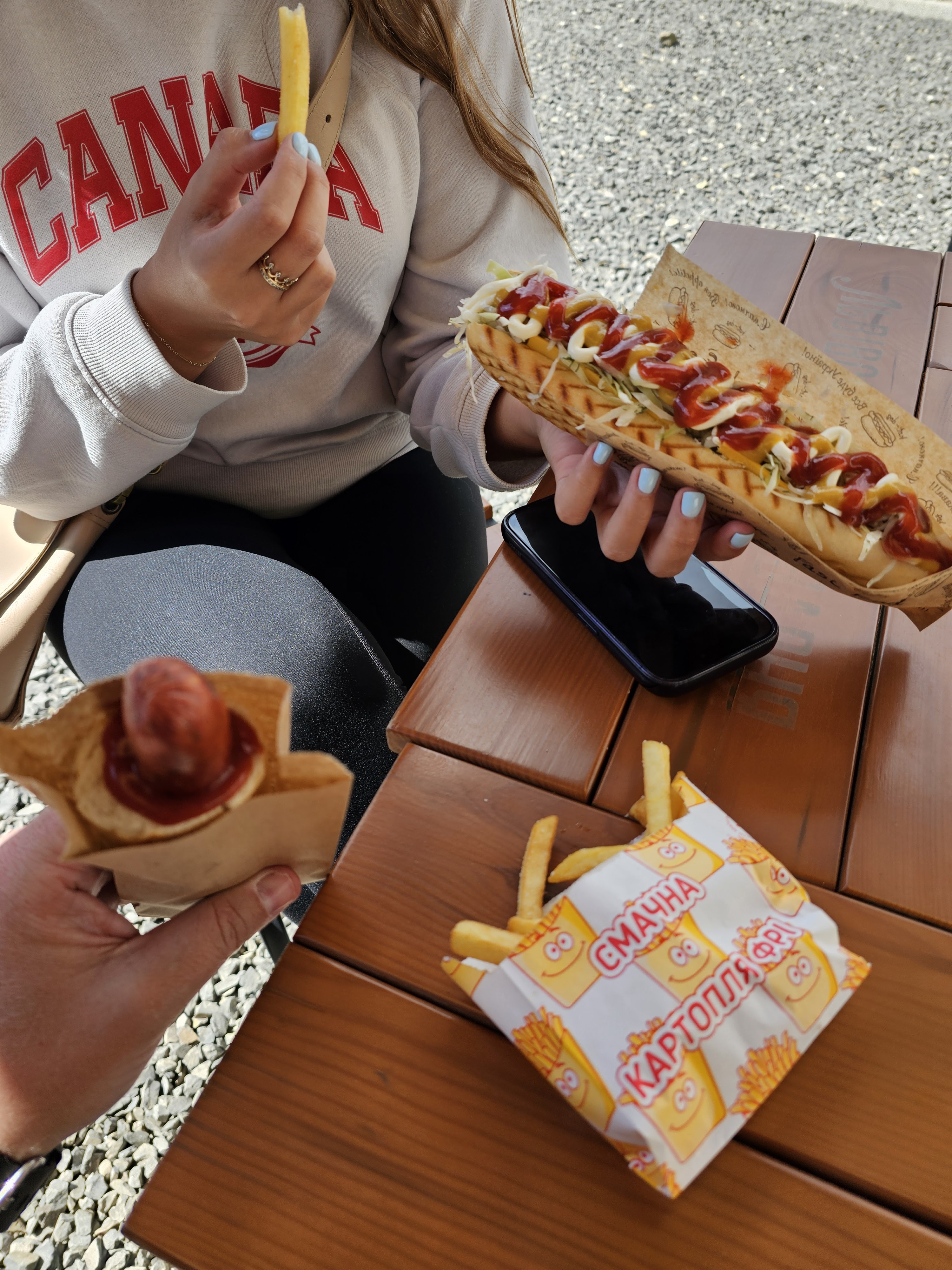 Burger Hub image 2