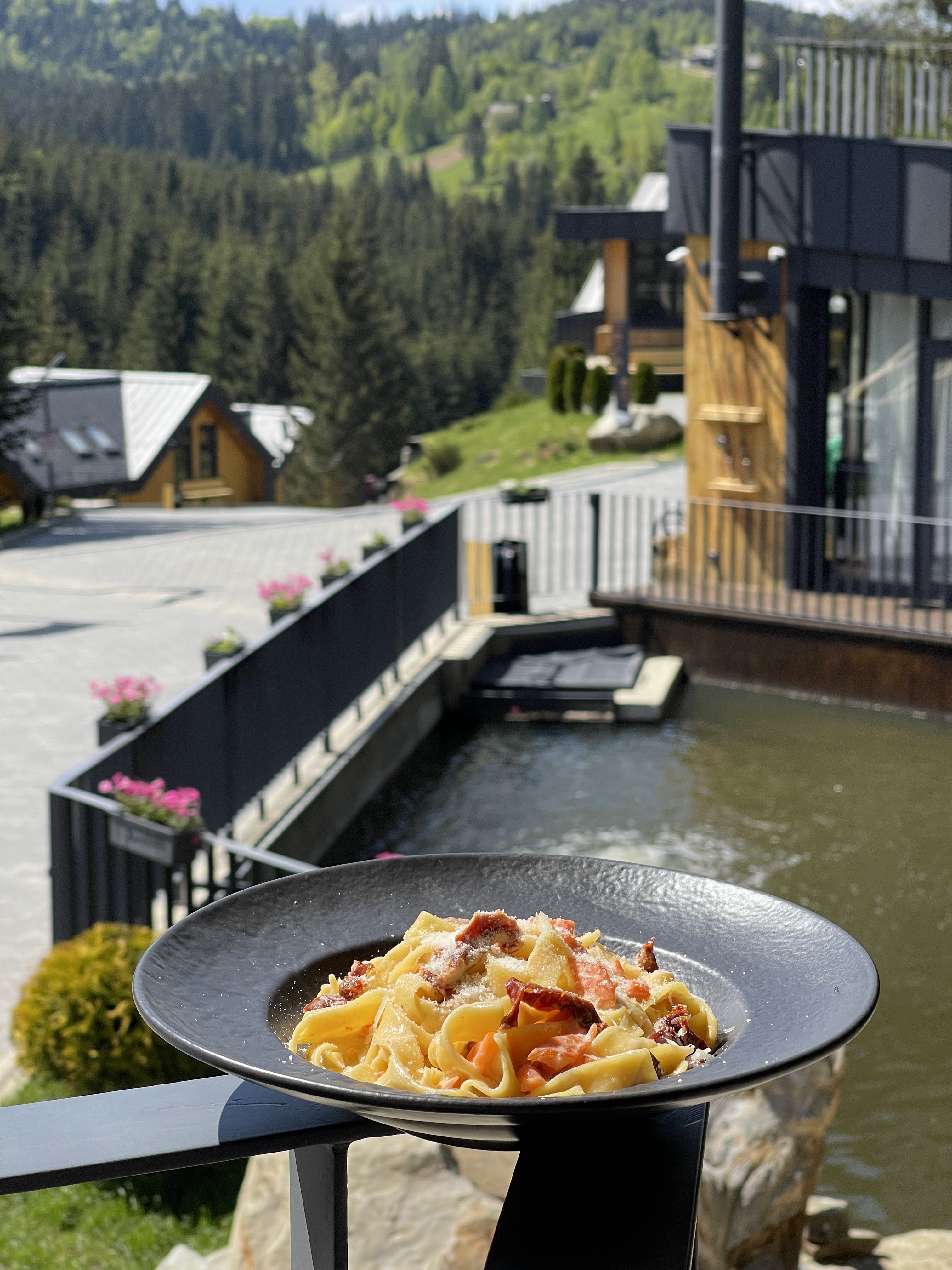 Bar&Pizza LAVINA image 2