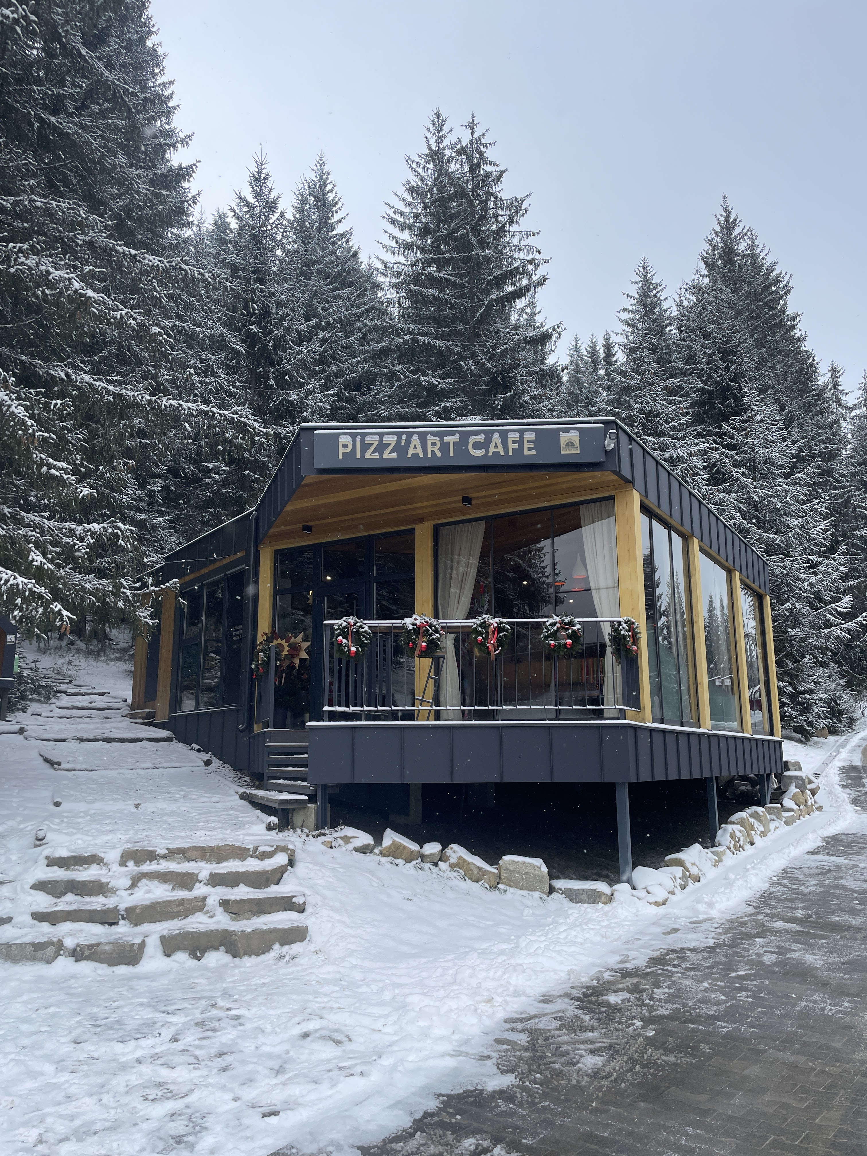 Bar&Pizza LAVINA image 4