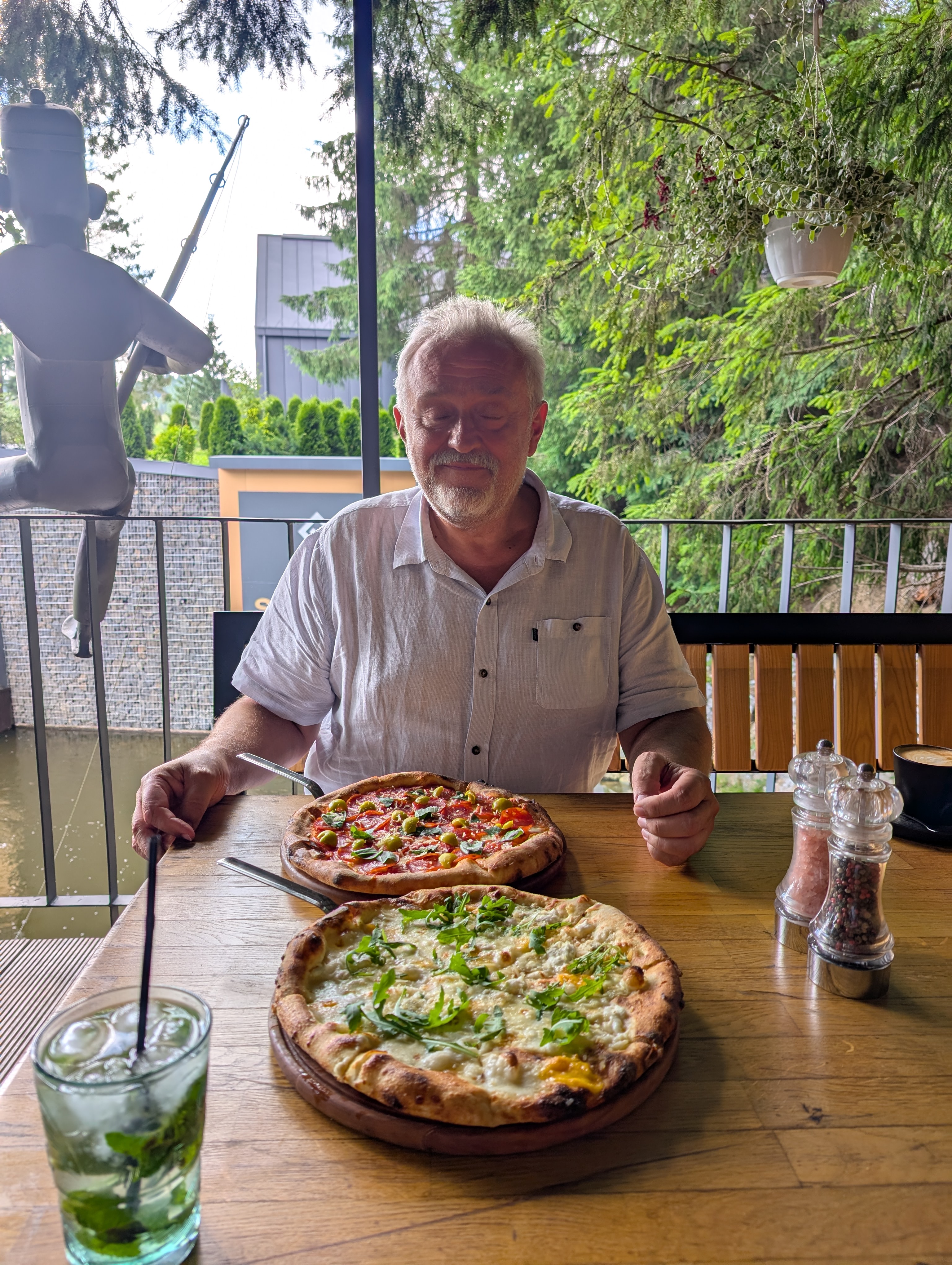 Bar&Pizza LAVINA image 10