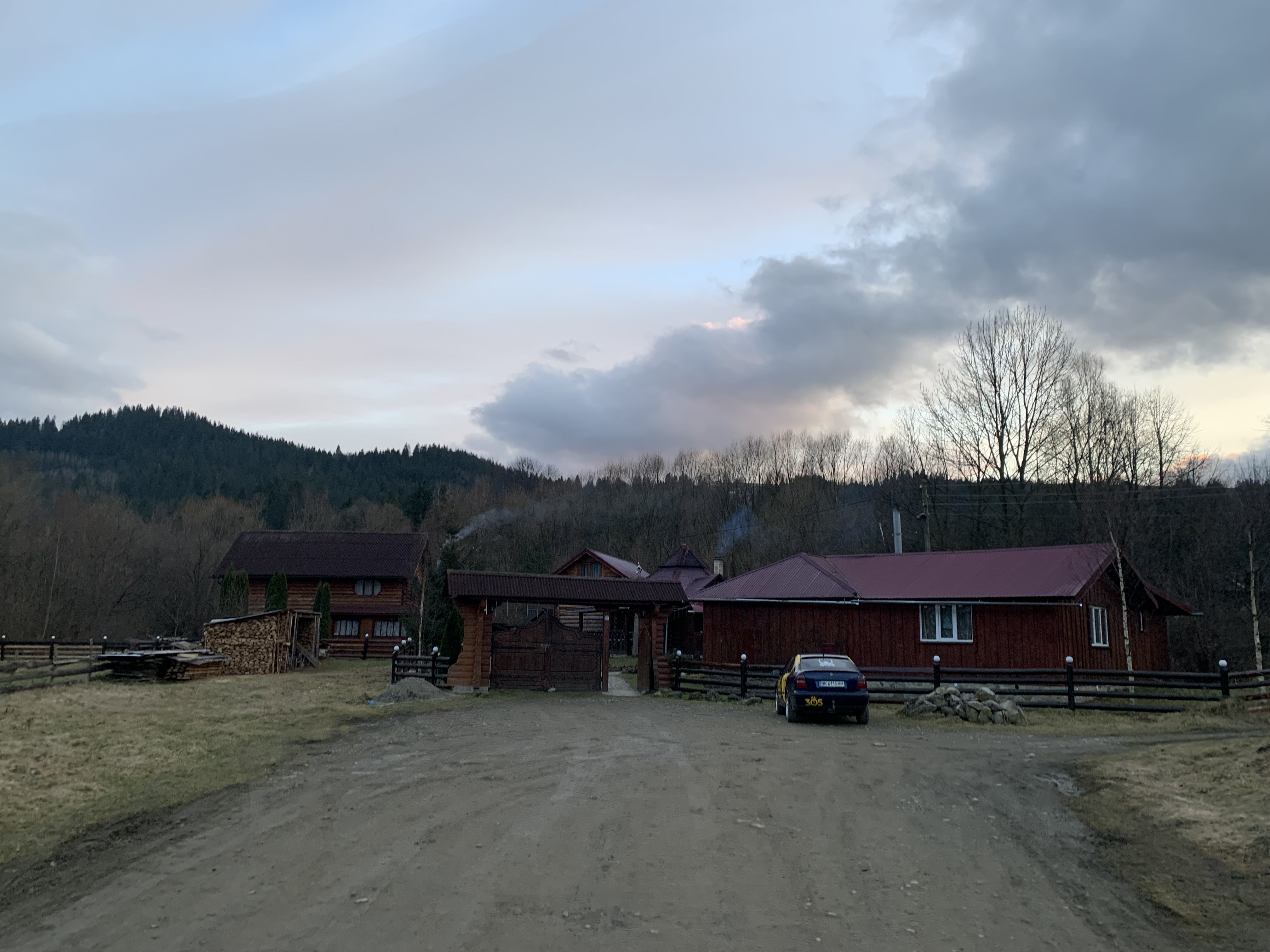 Hostynnyy Dvir "Karpat·sʹkyy Vodohray" image 4