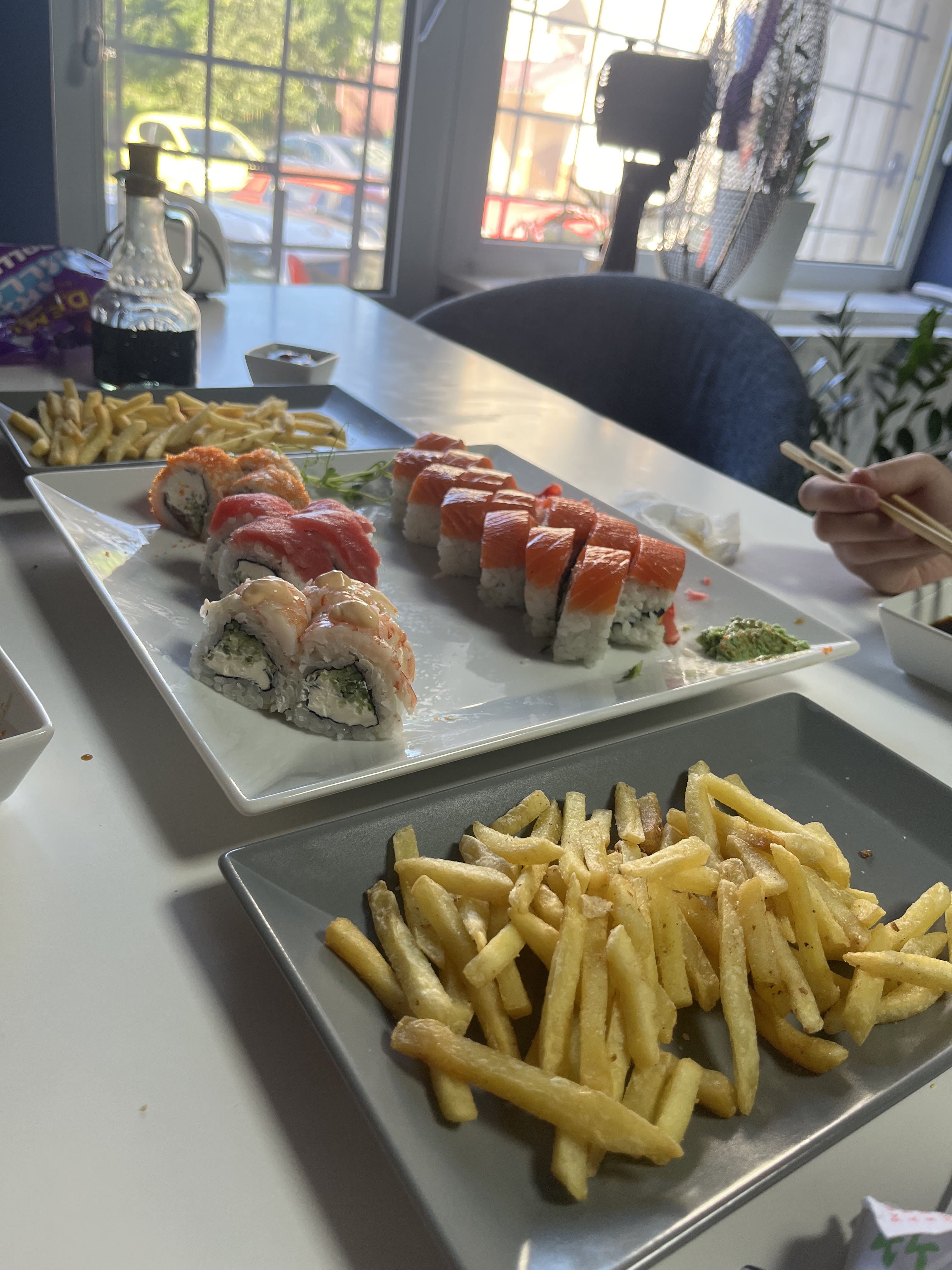 SUSHI USHI - ДОСТАВКА СУШІ КОСІВ image 5