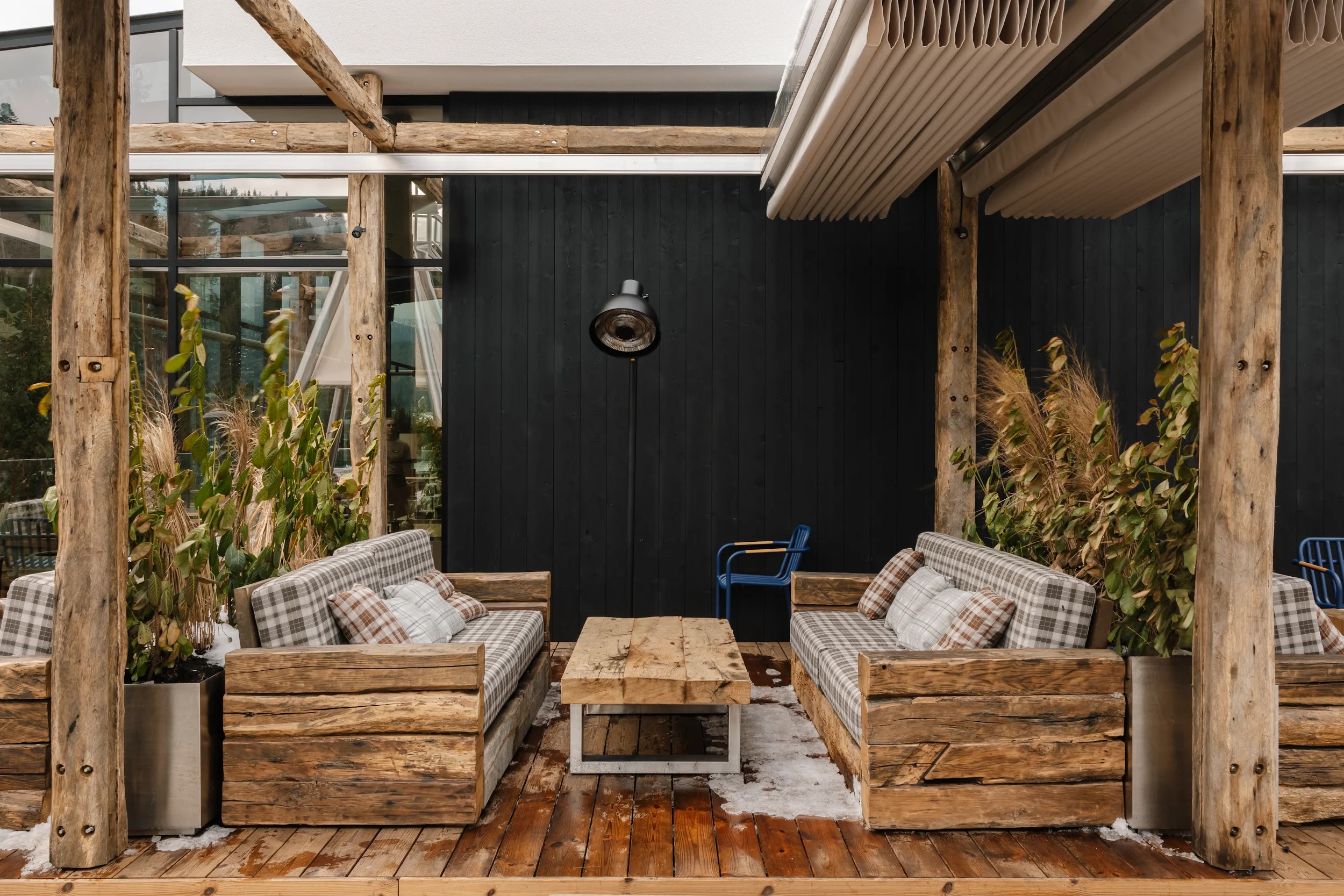 Yeti Terrace image 8