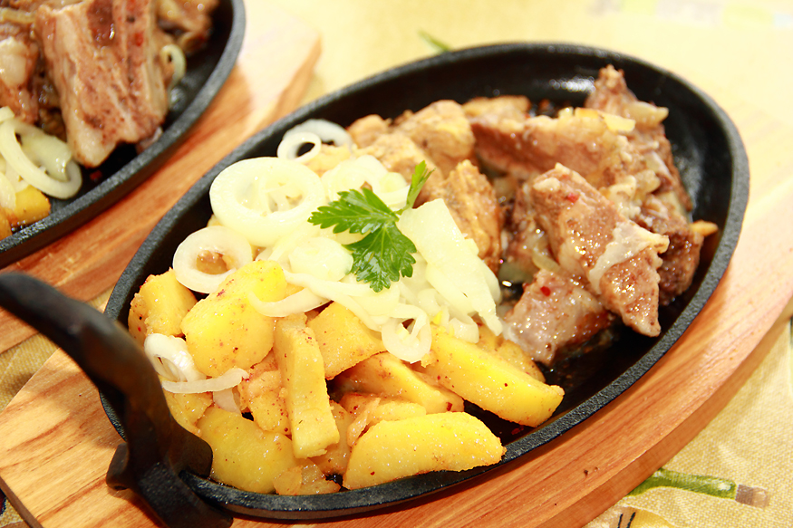 Rondel Bar & Grill image 2