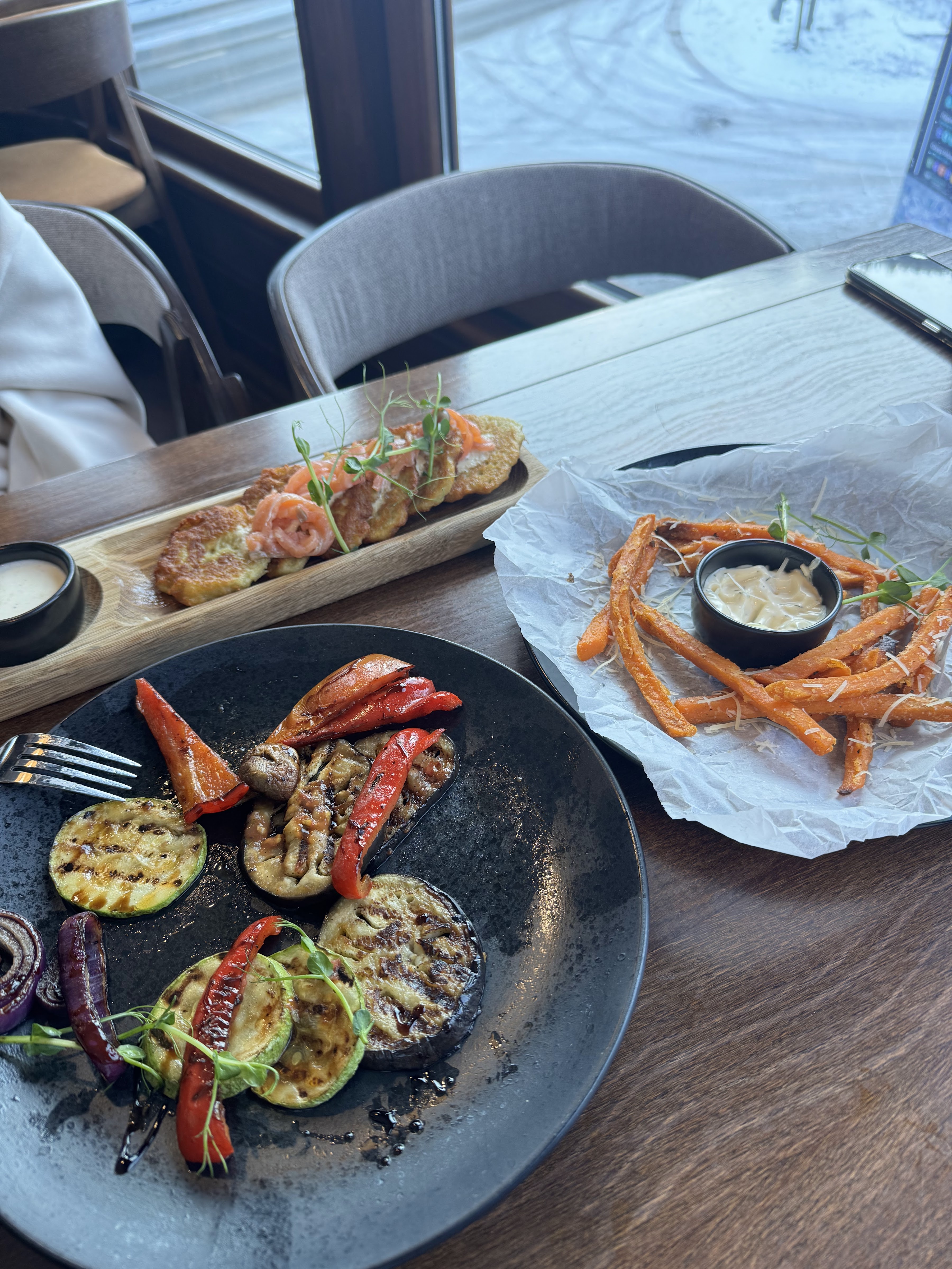 Rondel Bar & Grill image 3