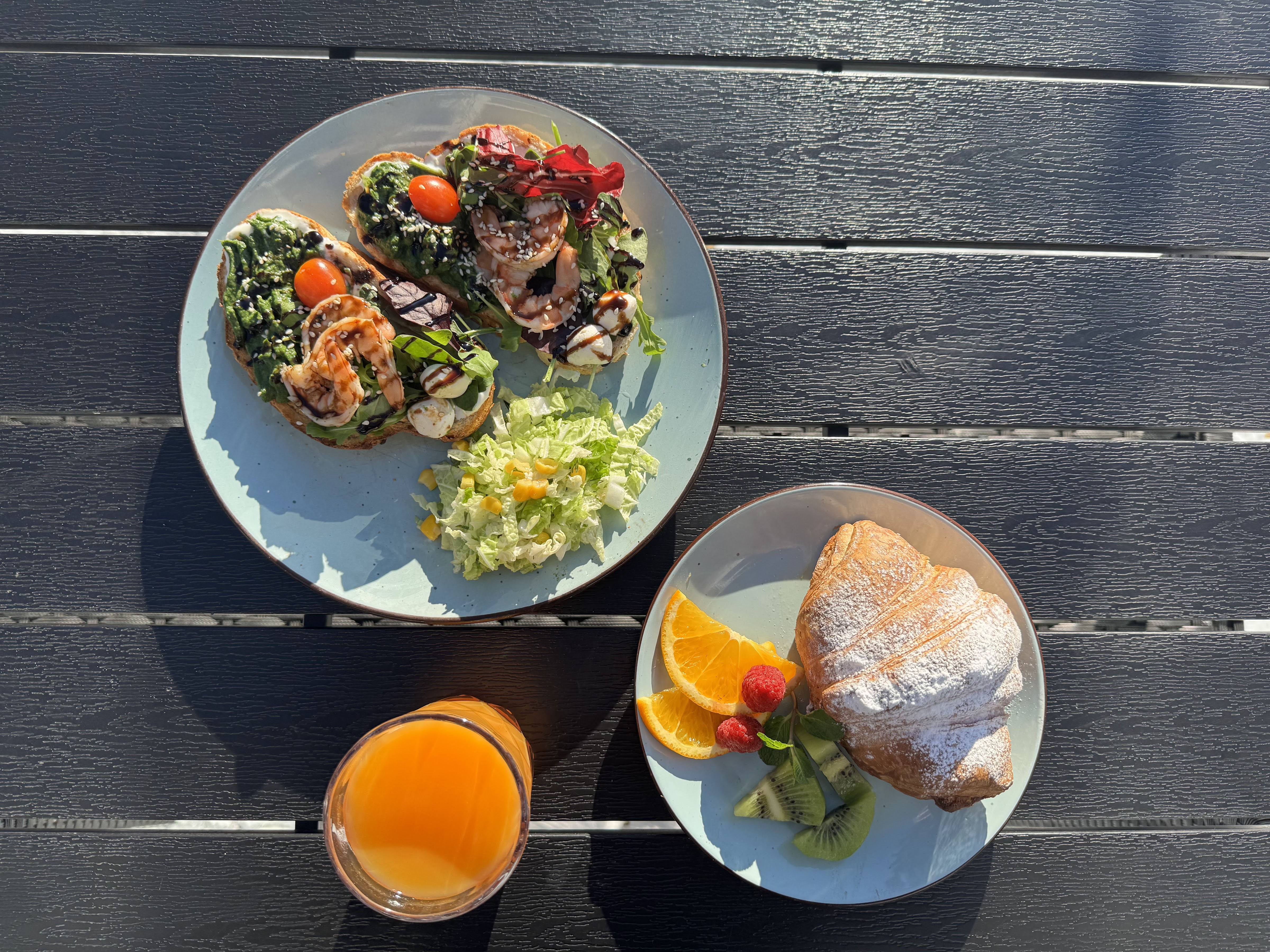 BLUE mountain restaurant image 3