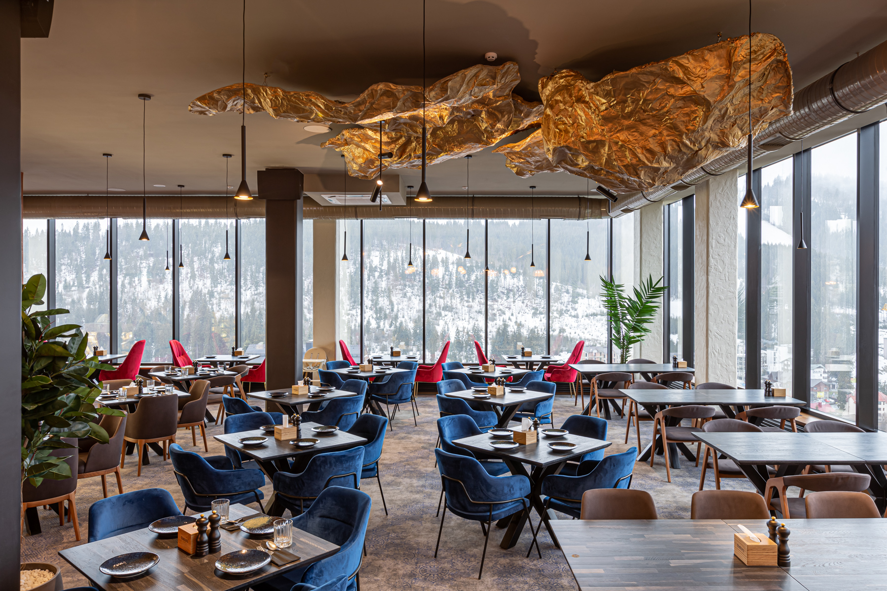 Batoni ресторан грузинської кухні Буковель image 1