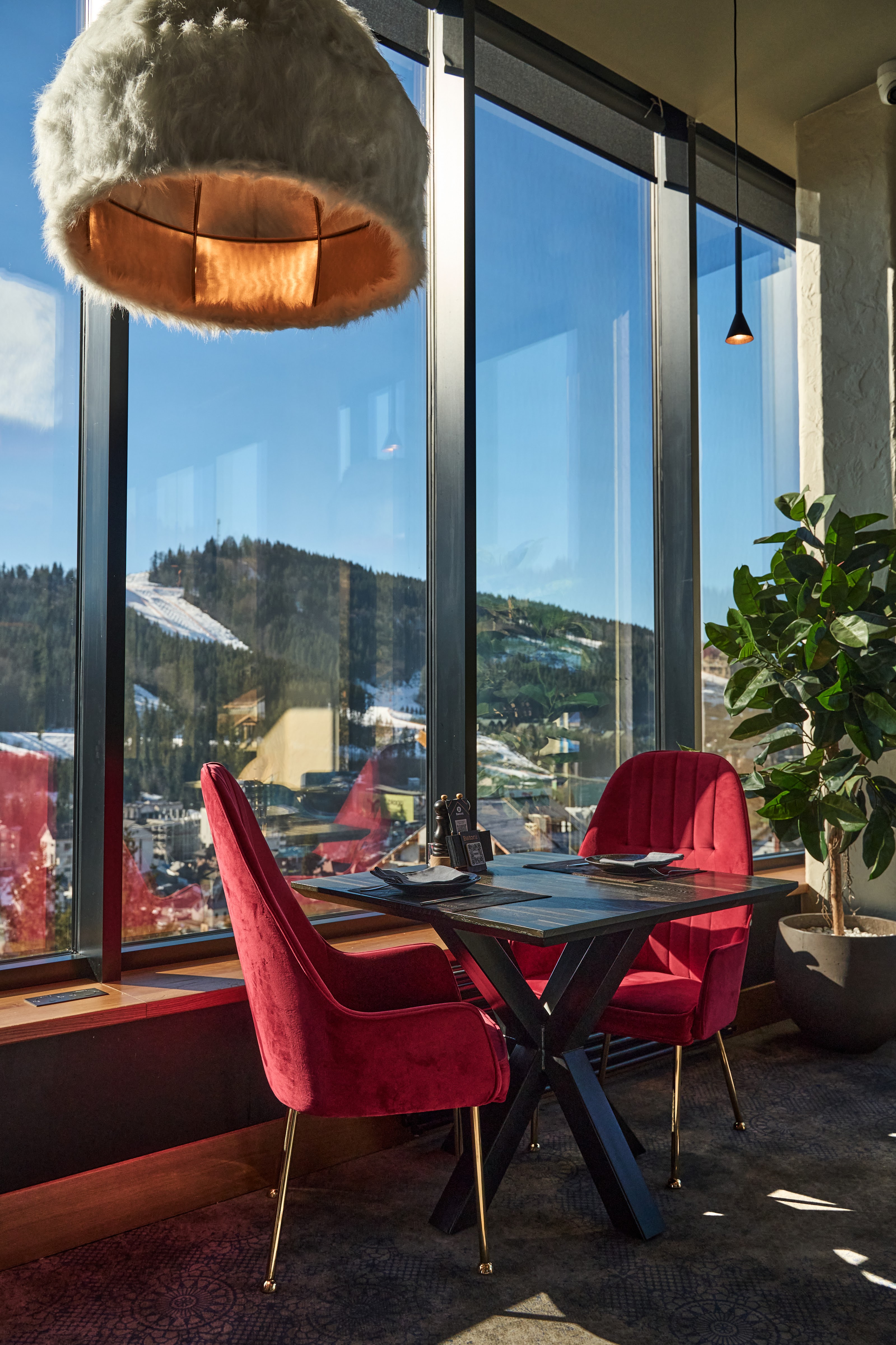 Batoni ресторан грузинської кухні Буковель image 9