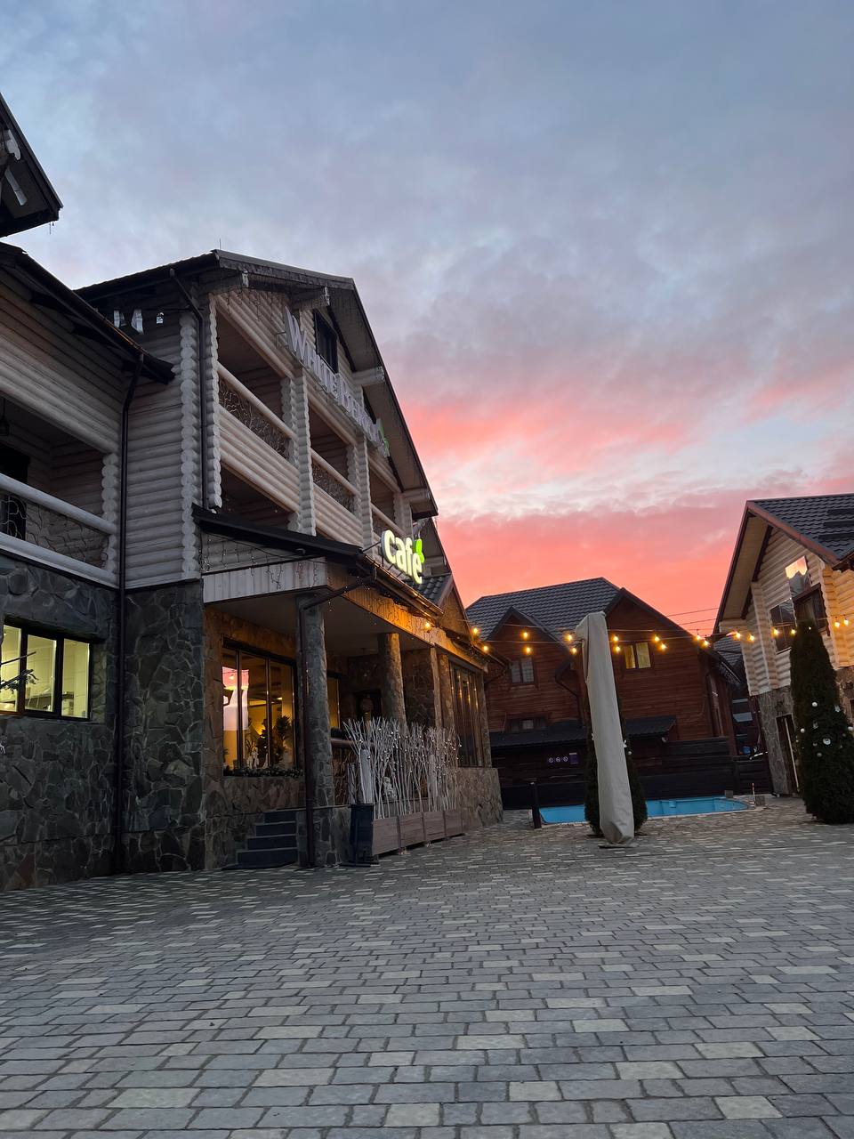 Whiteberry Cafe image 8