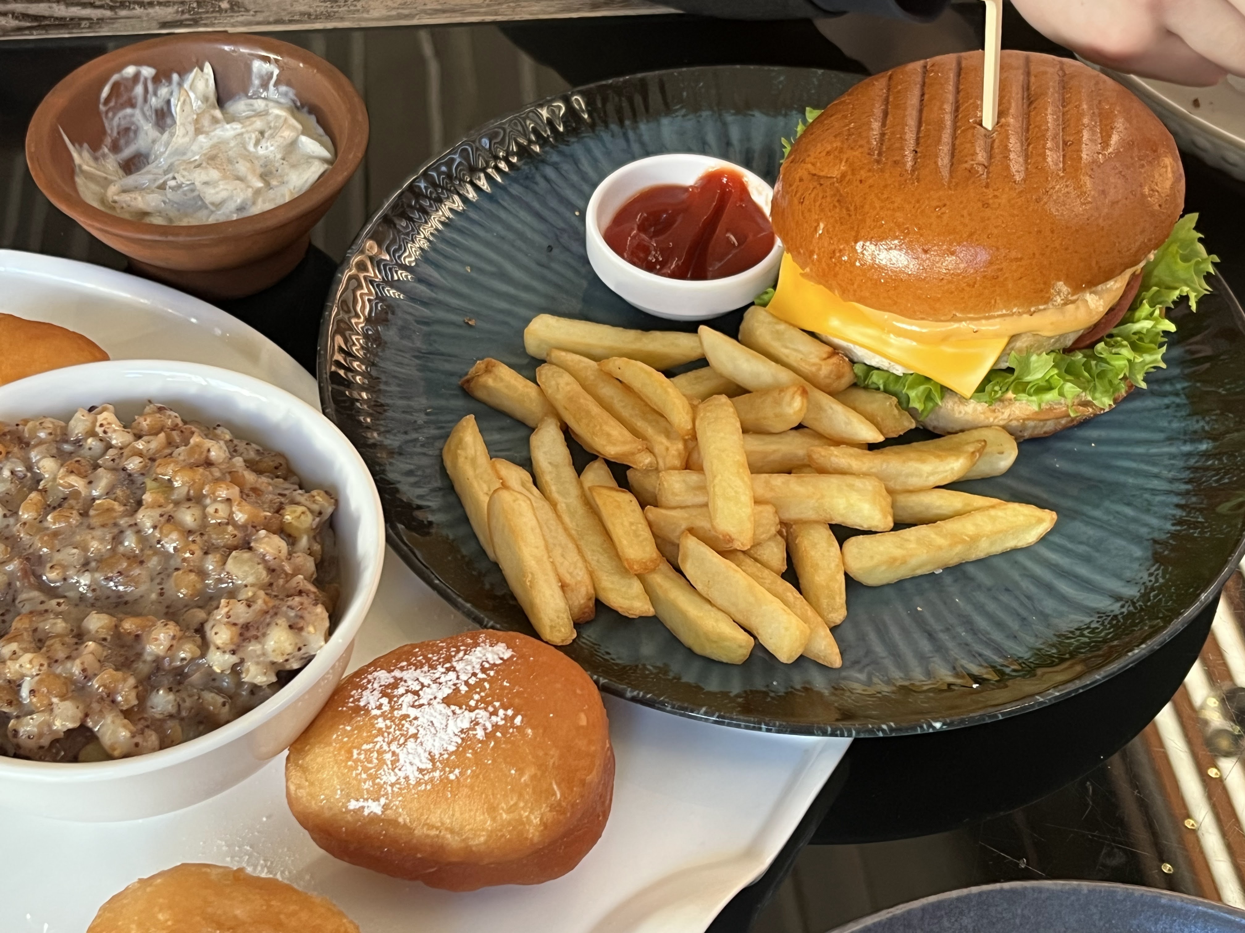 MAFA RESTAURANT image 3