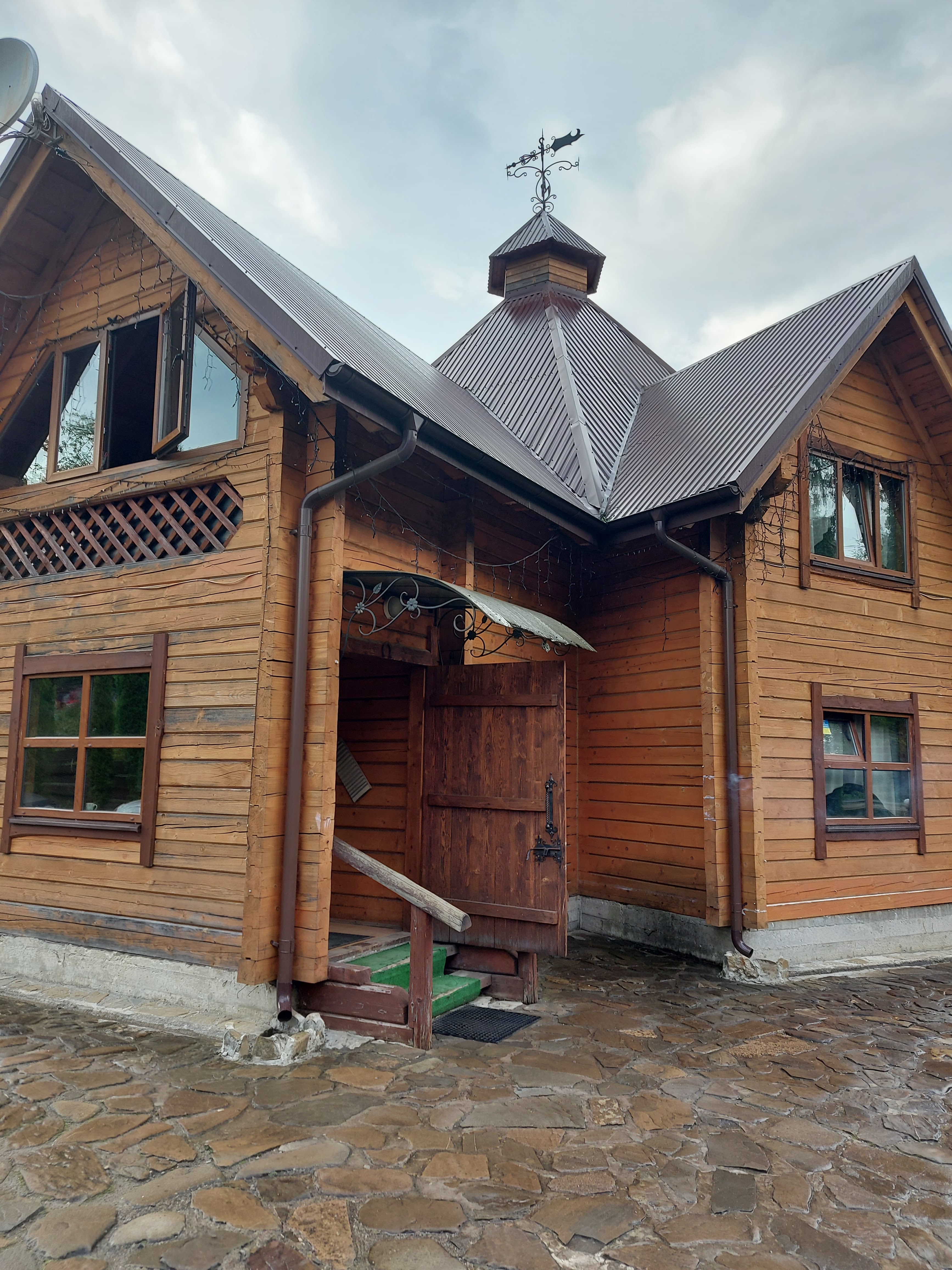 Колиба Гостинна Хата image 4