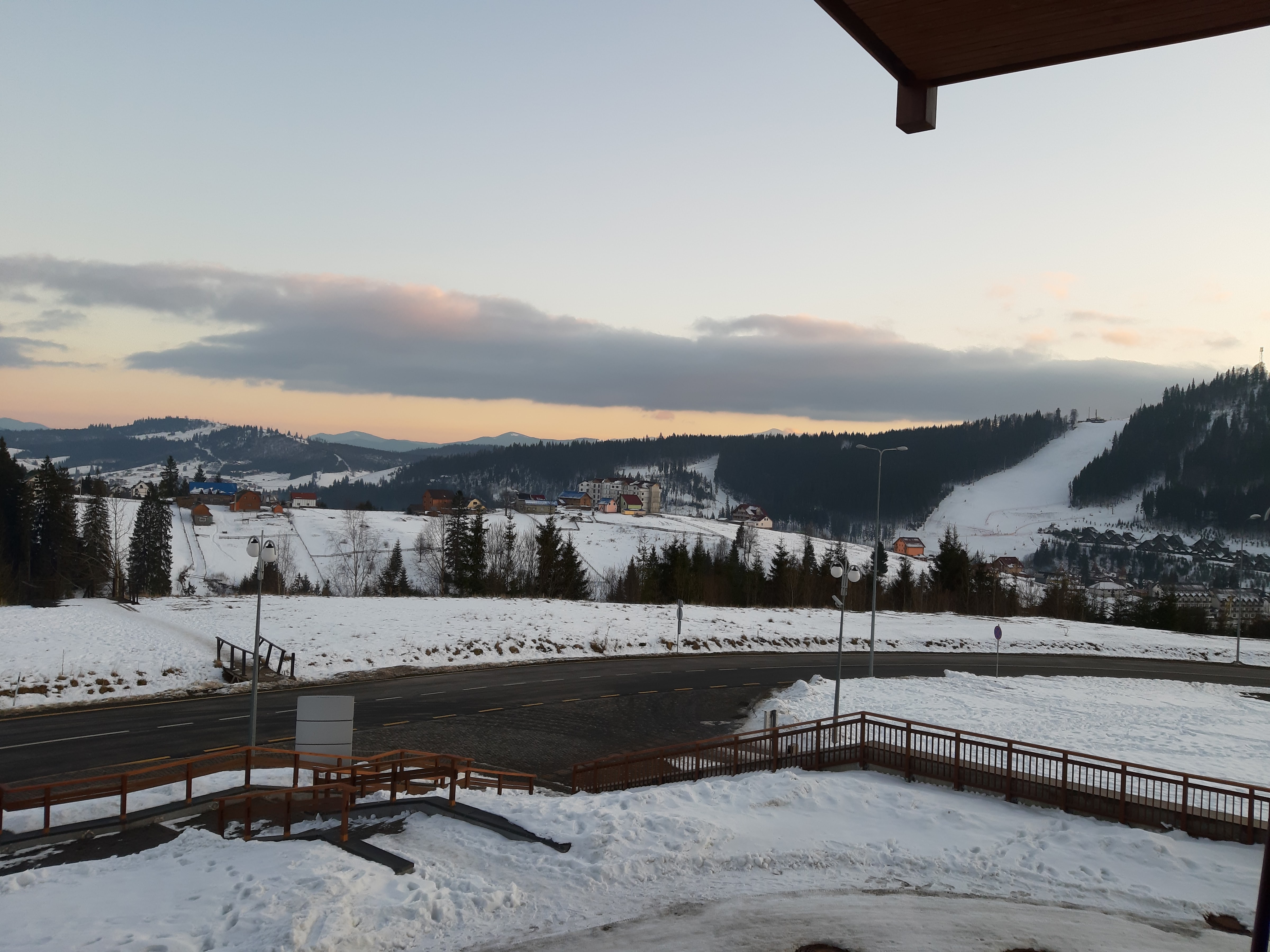 Restaurant B-Zone image 4