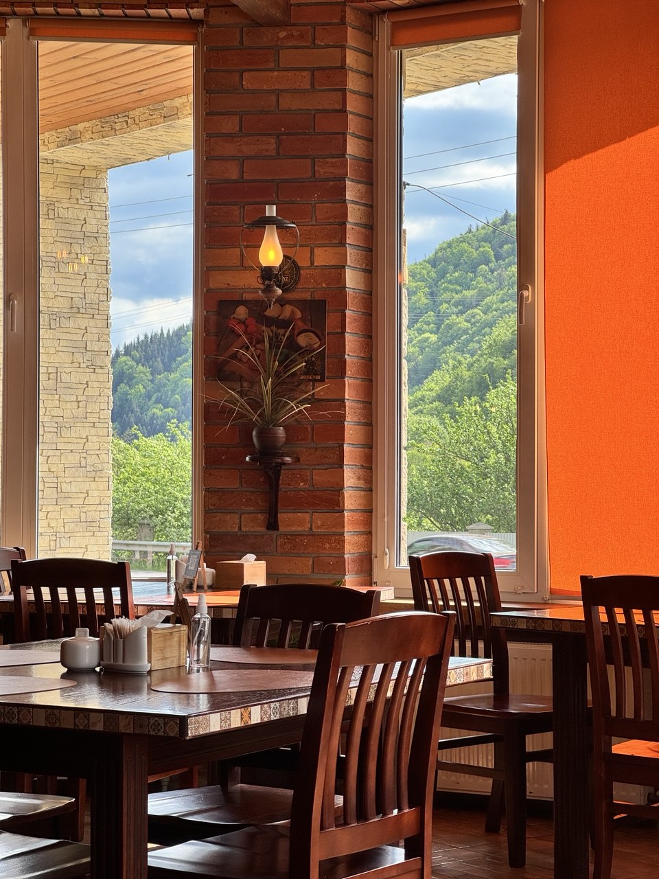 Ресторан "Довбуш" Яремче image 1