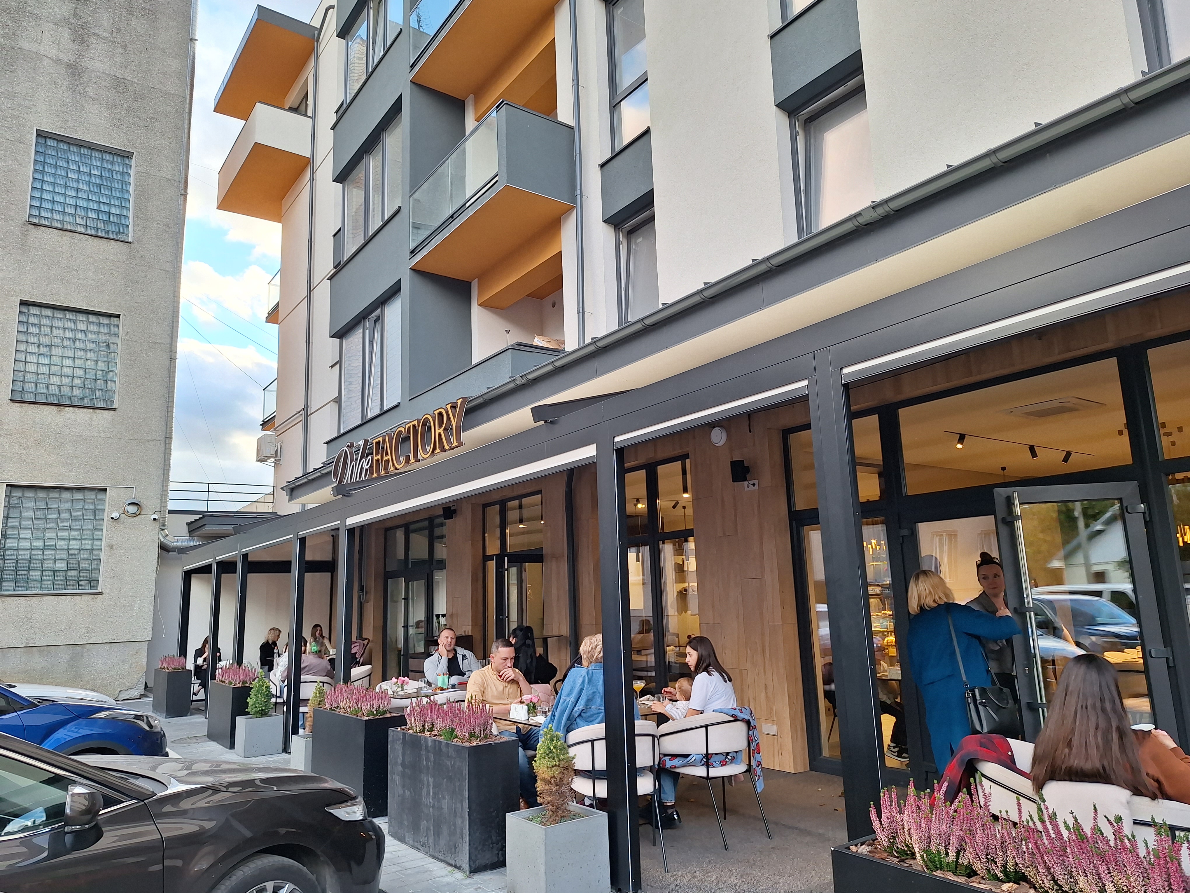 Dolce FACTORY image 1