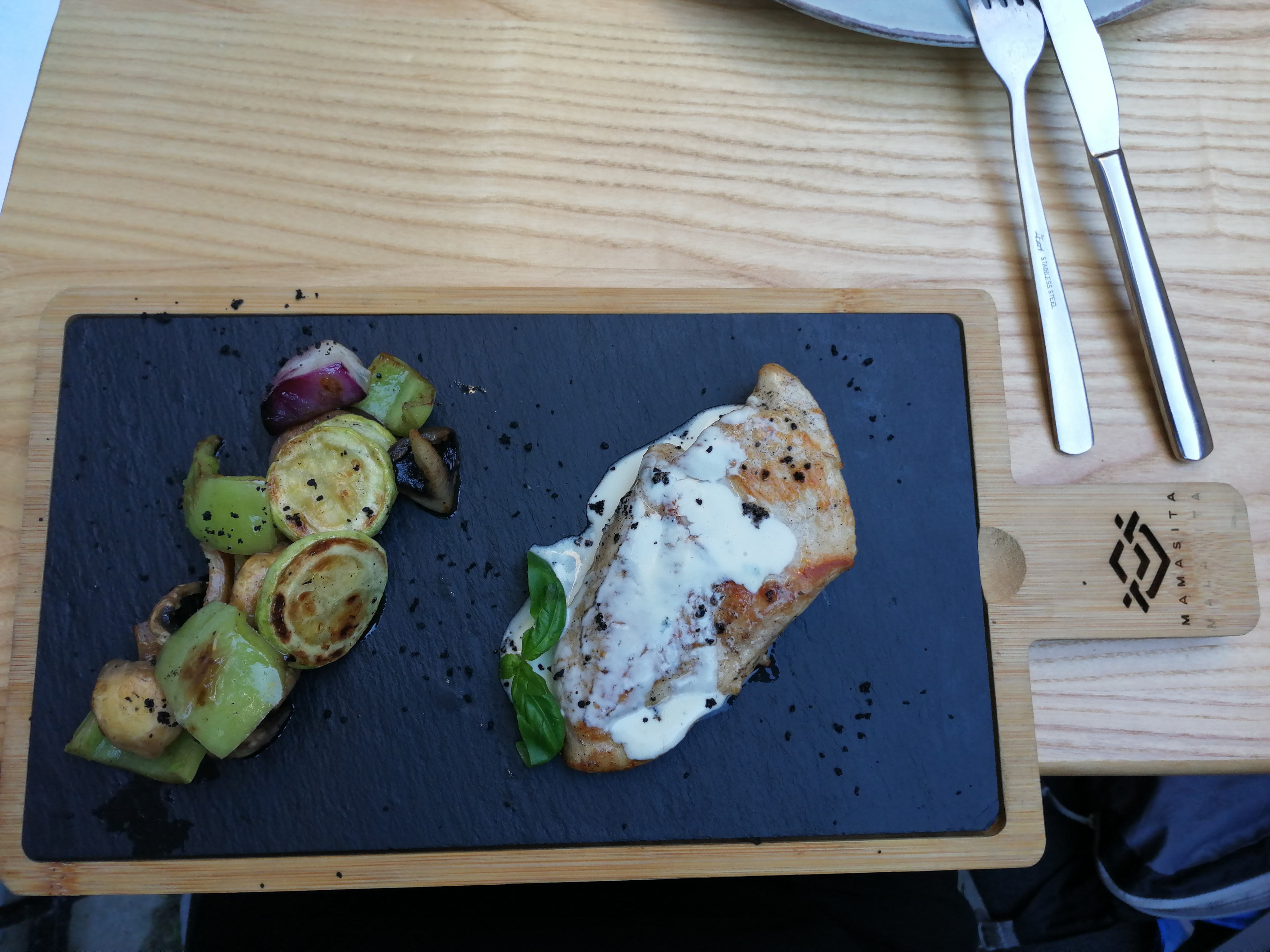 MAMASITA Restobar image 3