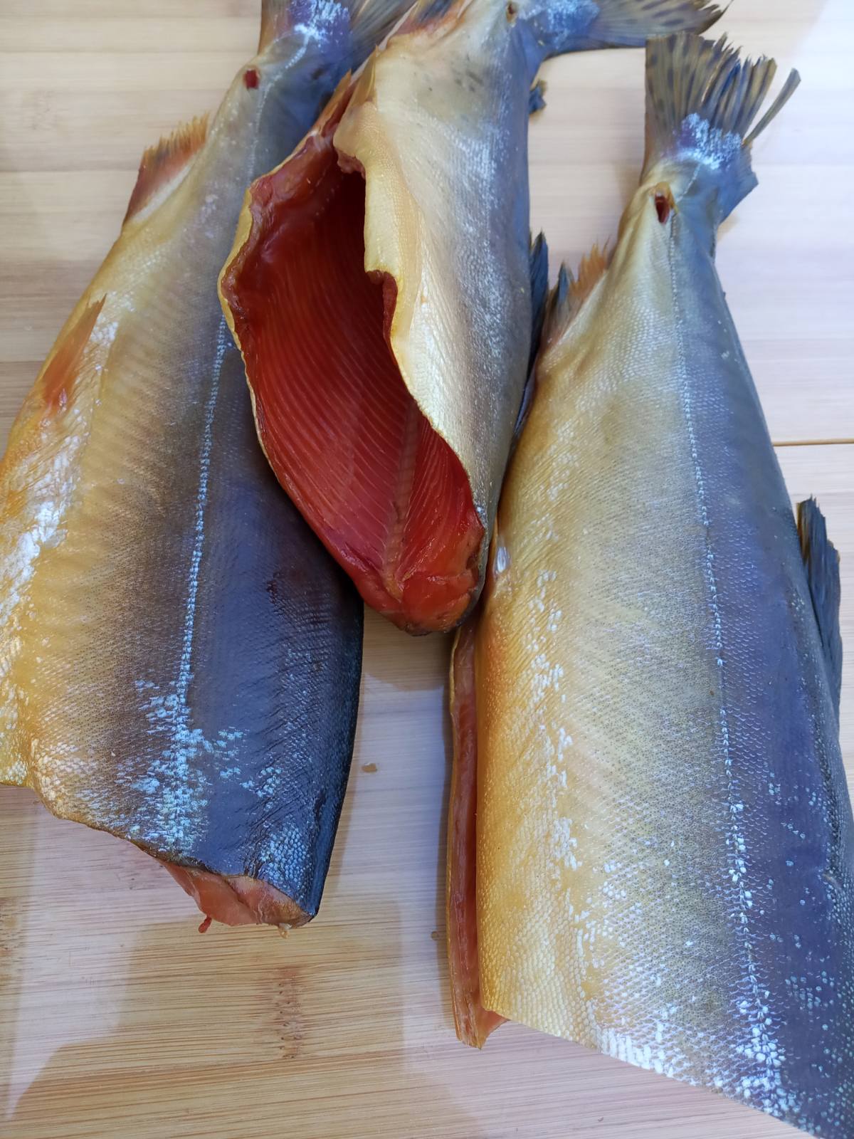 Shashlyk Kury Ta Ryba Zapecheni Na Drovakh image 9