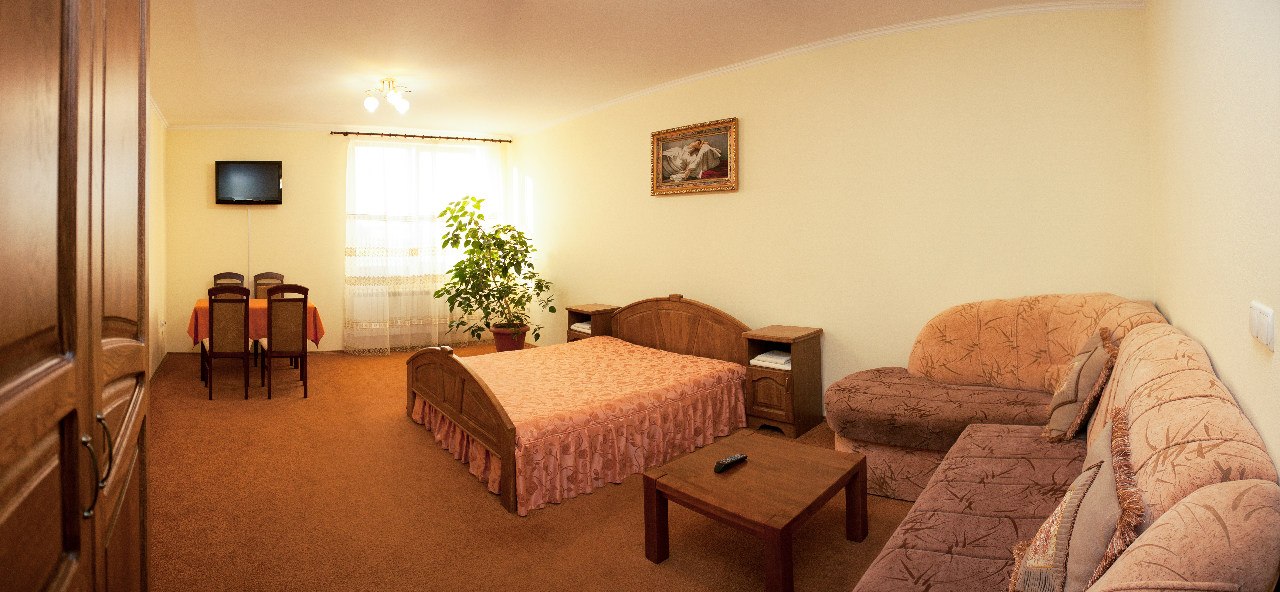 Ресторан-готель "PETROVSKIY" image 5