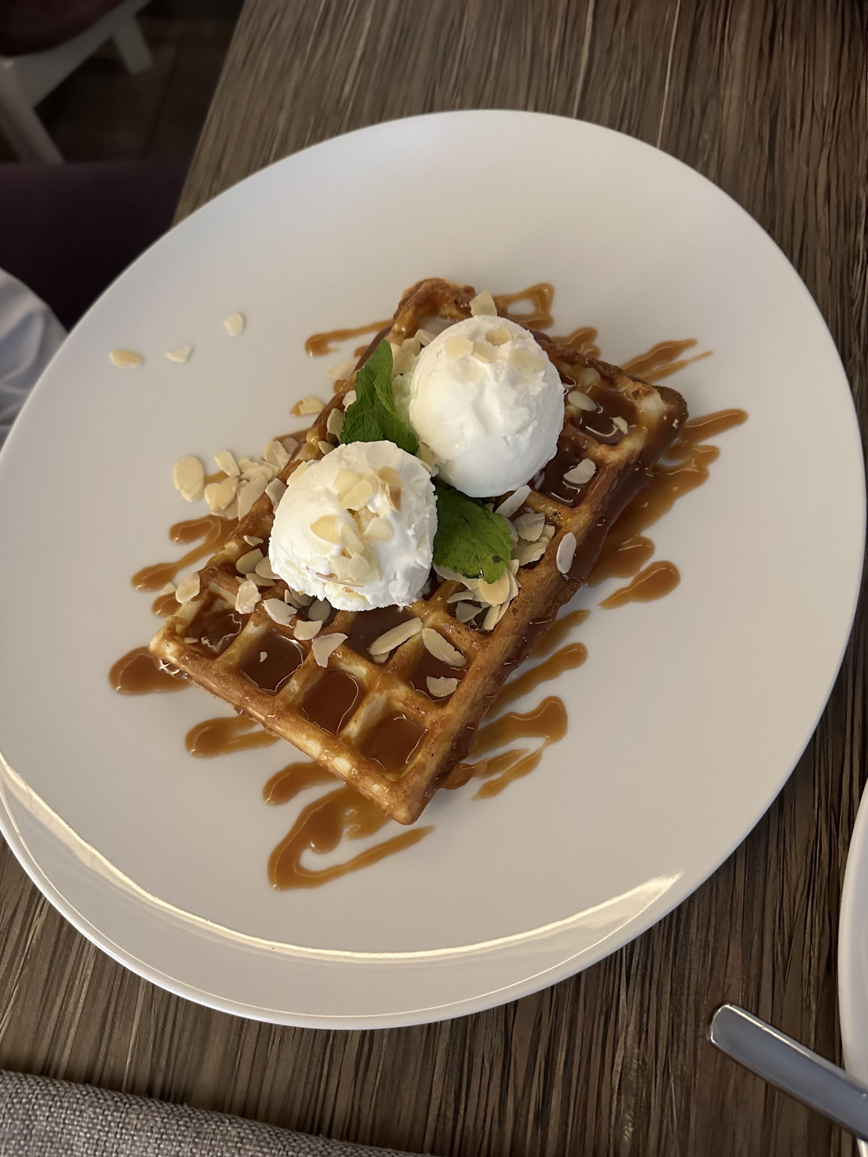 Merry Land of restaurant and entertainment complex. image 10