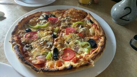 Dominos image 2