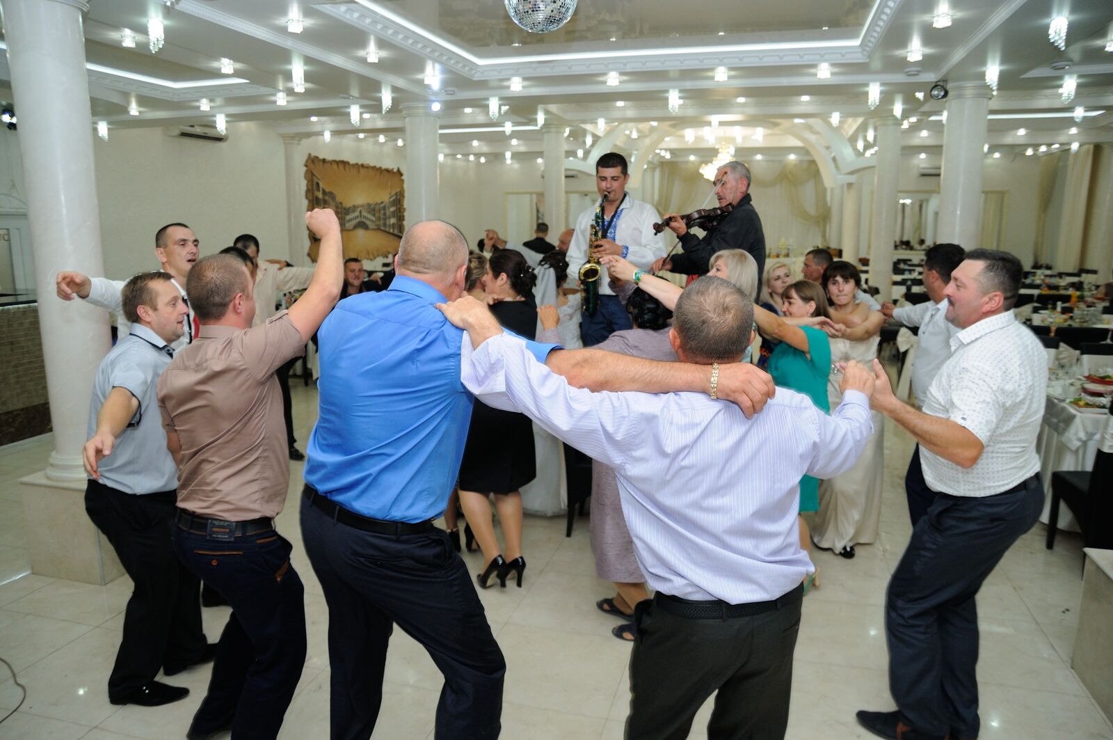 Ресторан ,,Елегант,, image 5