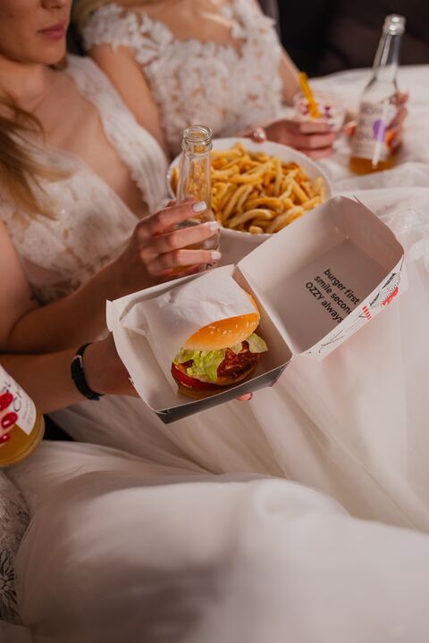 Ozzy Fast food image 4