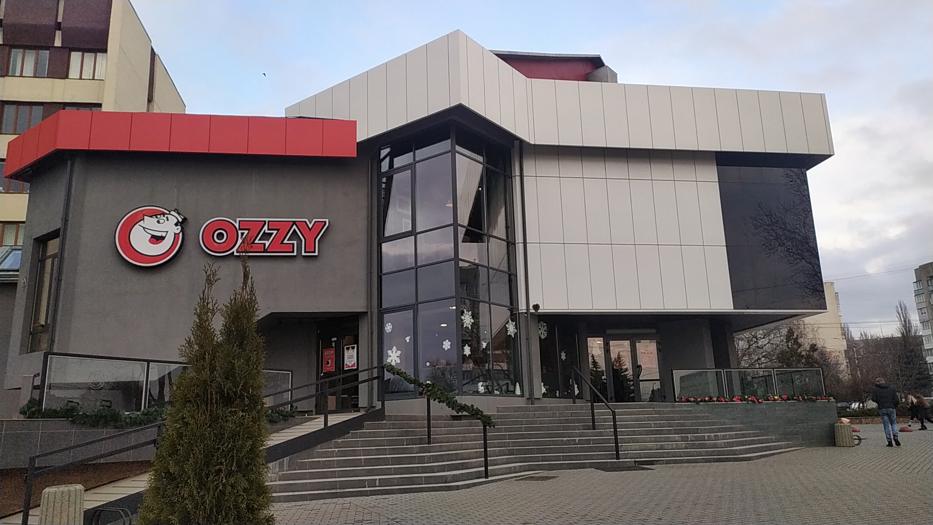 Ozzy Fast food image 5