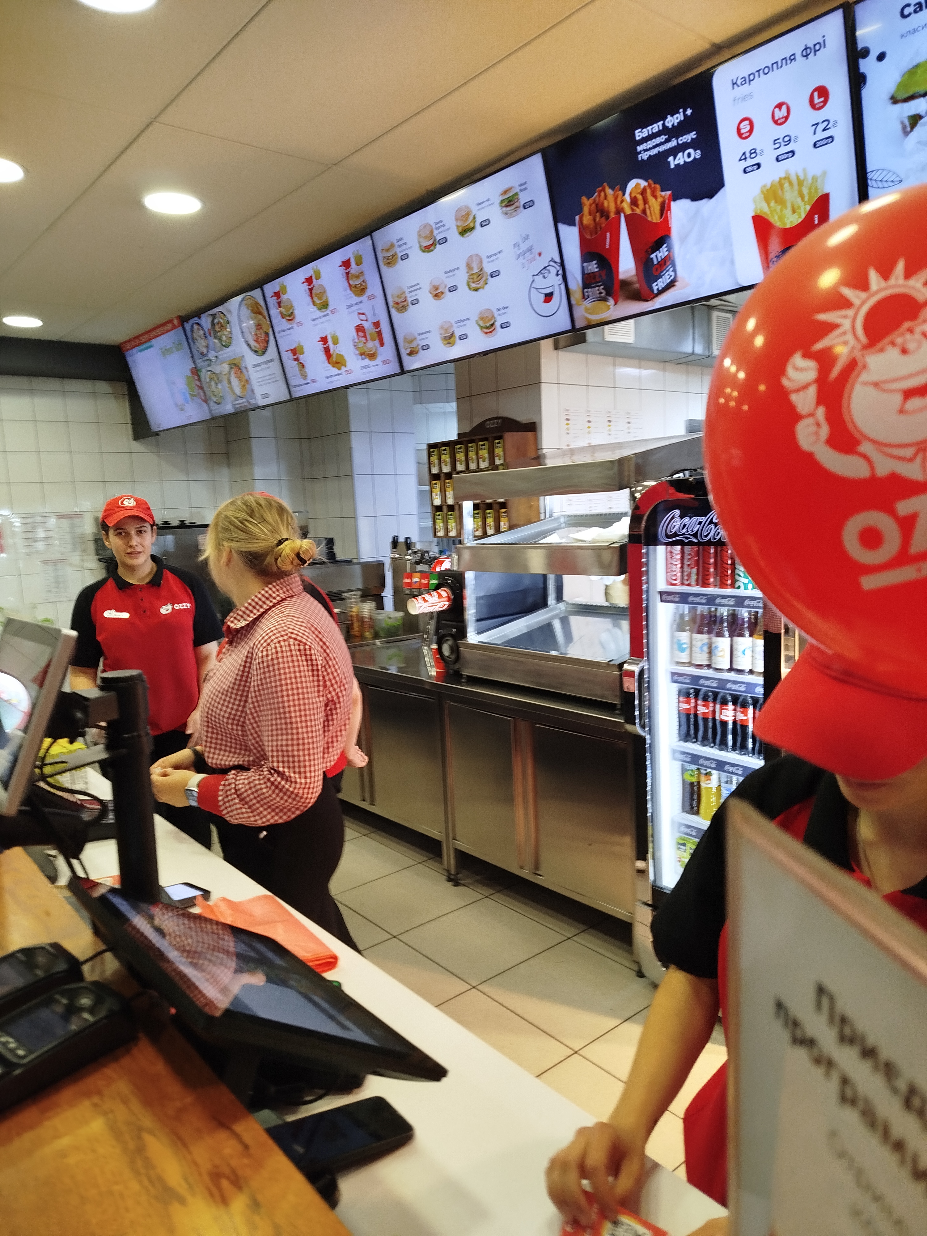Ozzy Fast food image 7