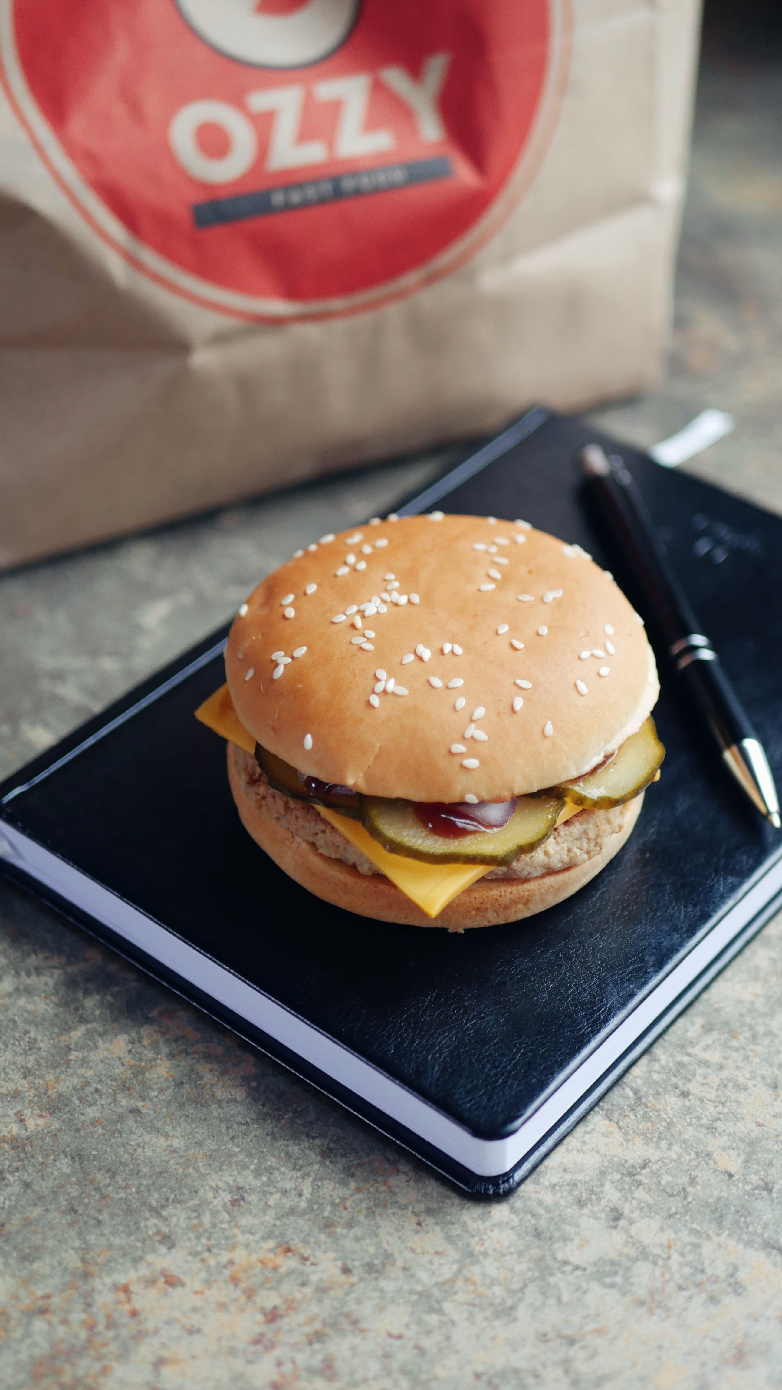 Ozzy Fast food image 9