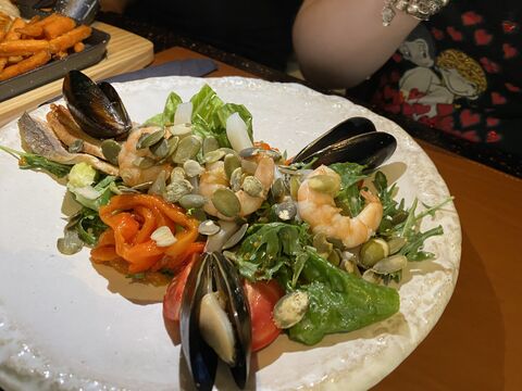Rozhevyy Sushi Laundzh image 3