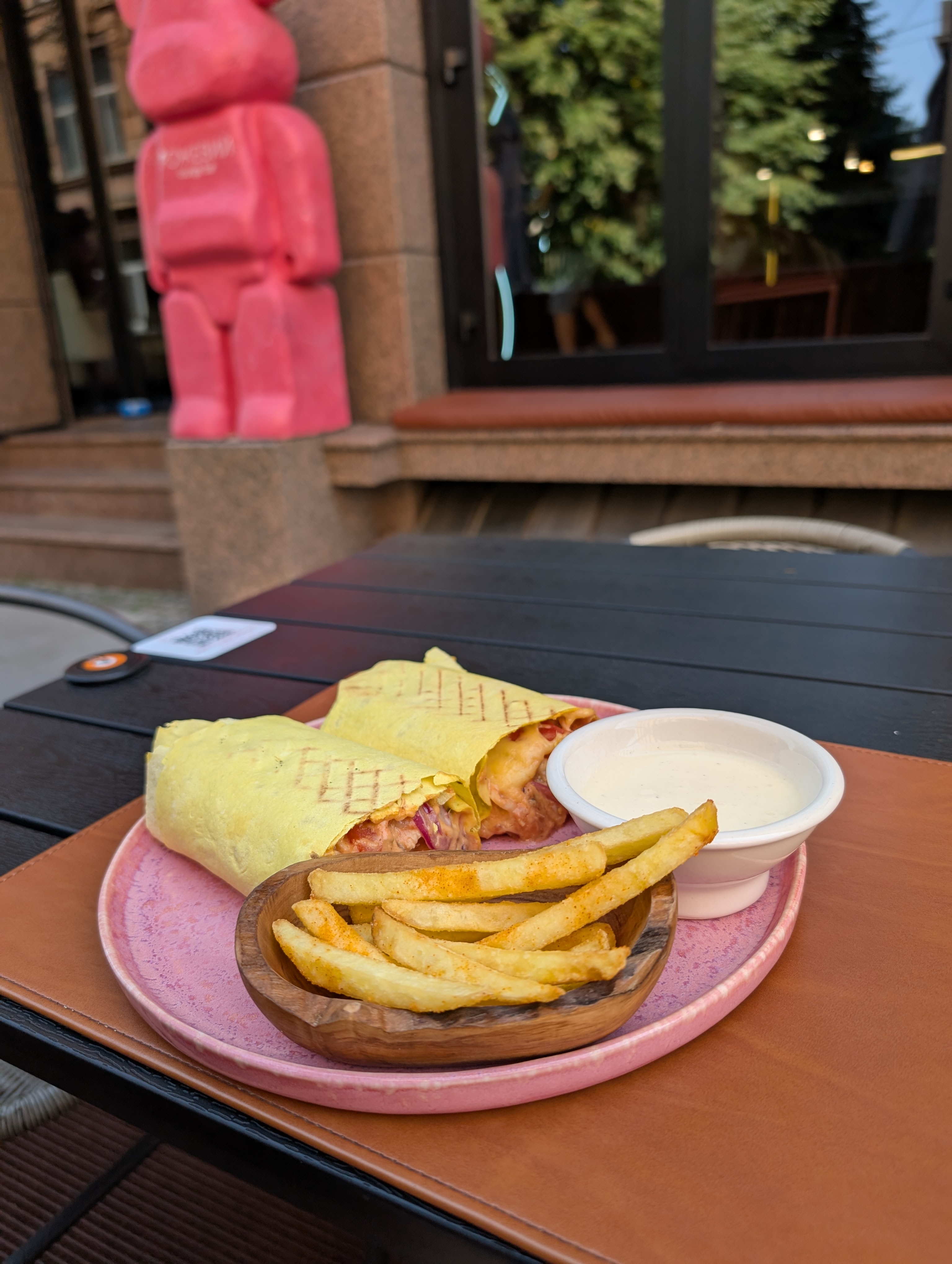 Rozhevyy Sushi Laundzh image 6