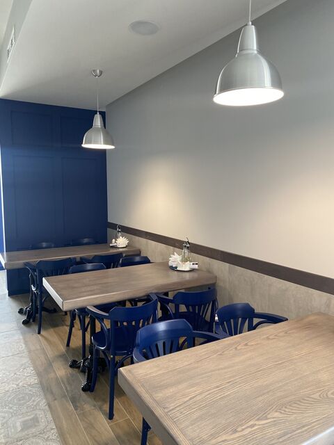 Family Kitchen image 8