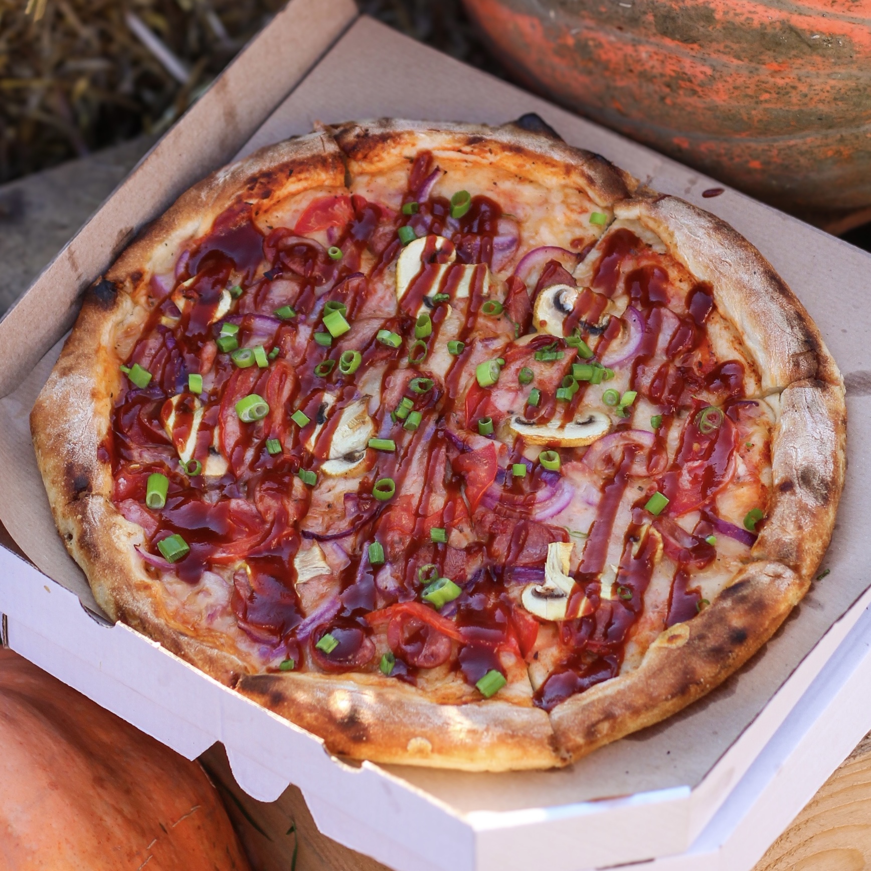 Choice sushi and pizza image 5