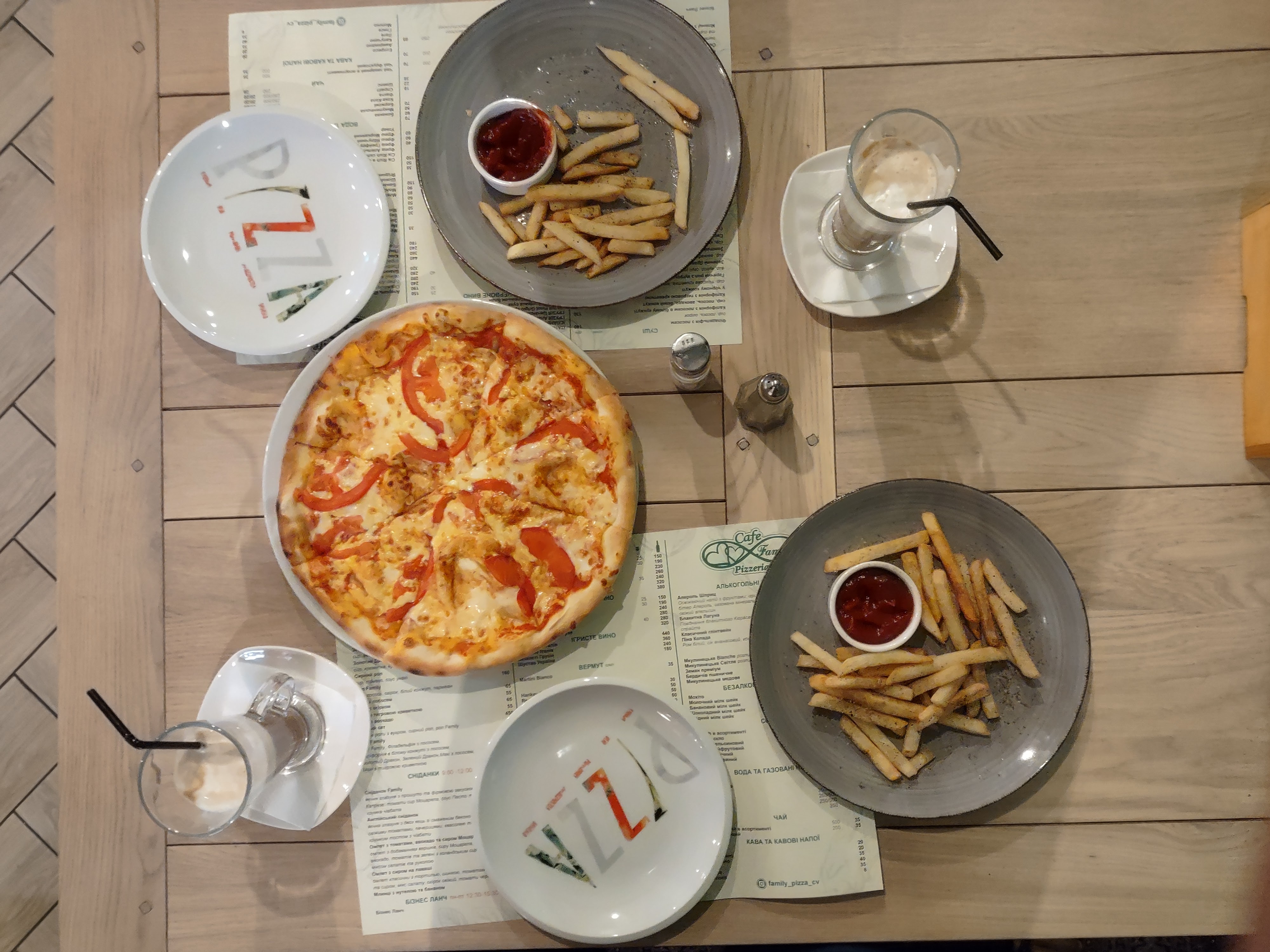 Family Pizzeria image 8