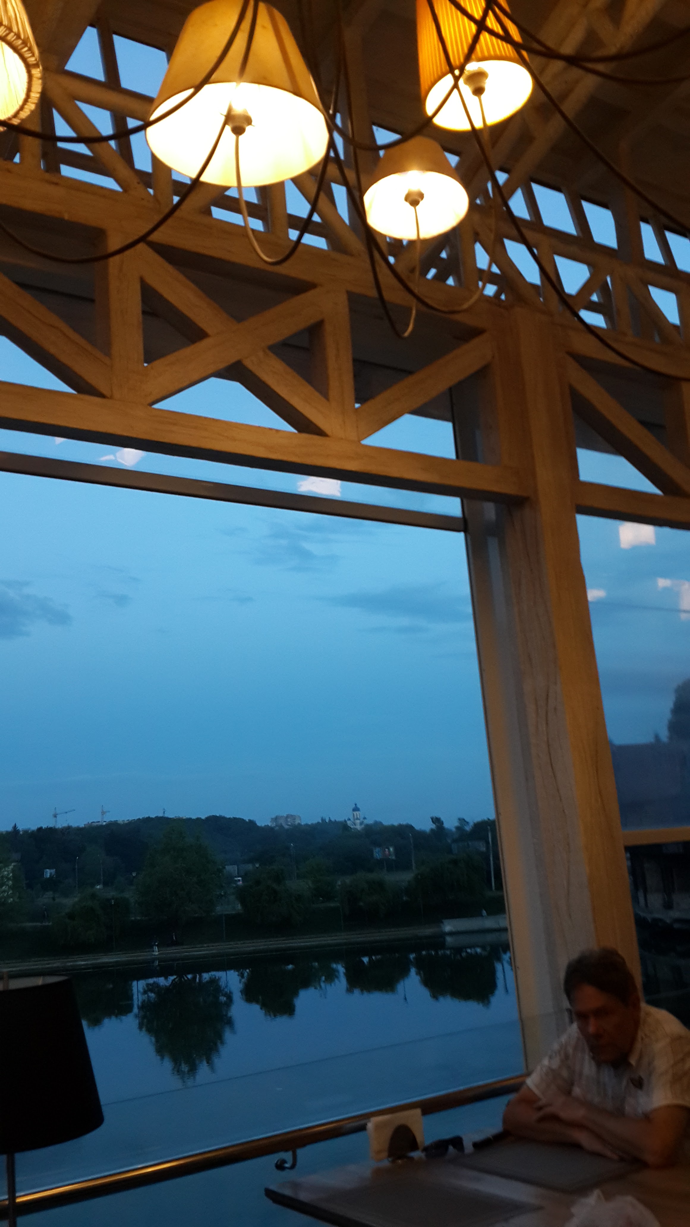 Parkova Vezha, Restoran image 8