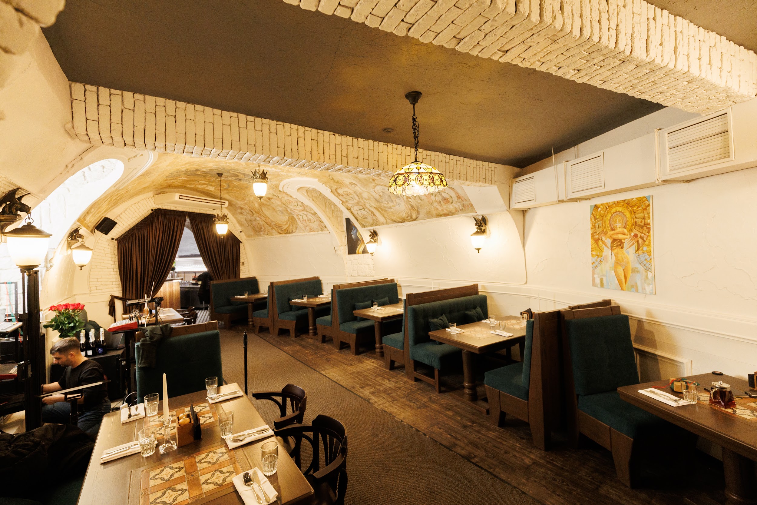 Historia Restaurant image 5