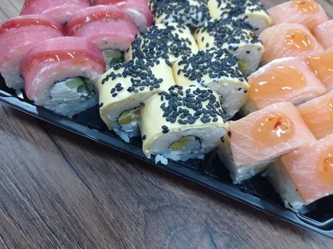 Mango sushi&pizza image 4