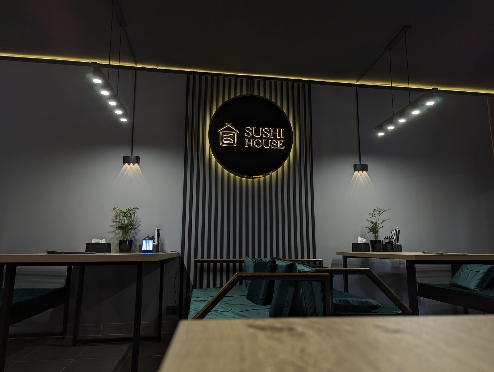 Sushi House image 6