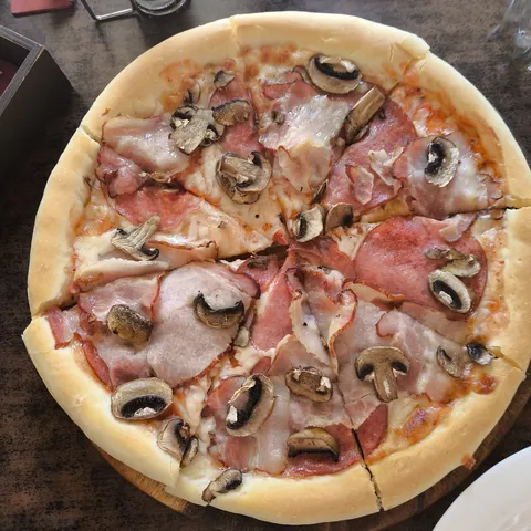 New York Street Pizza image 3