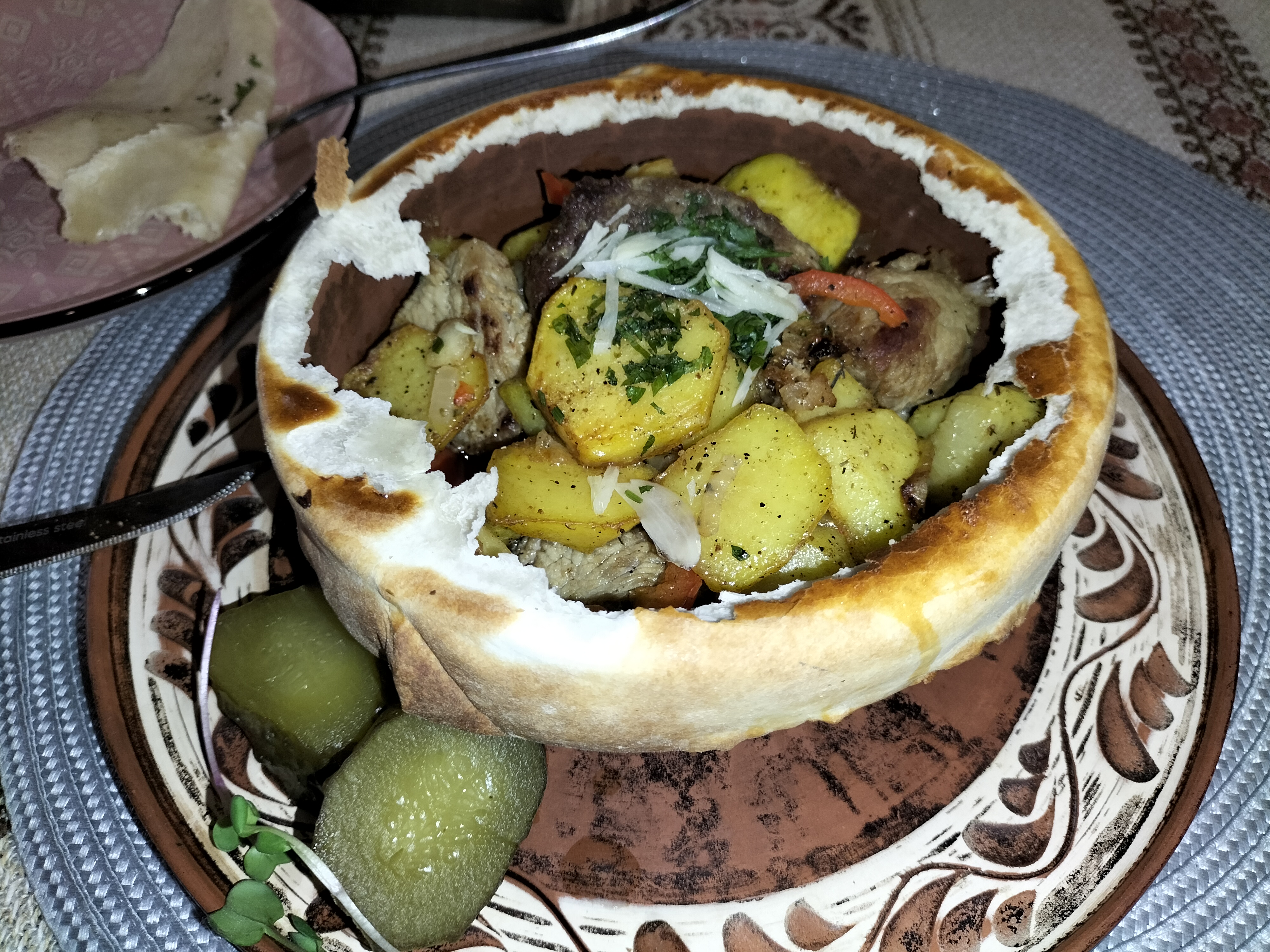 Hruzynsʹka Restoratsiya Moni Svanidze image 7