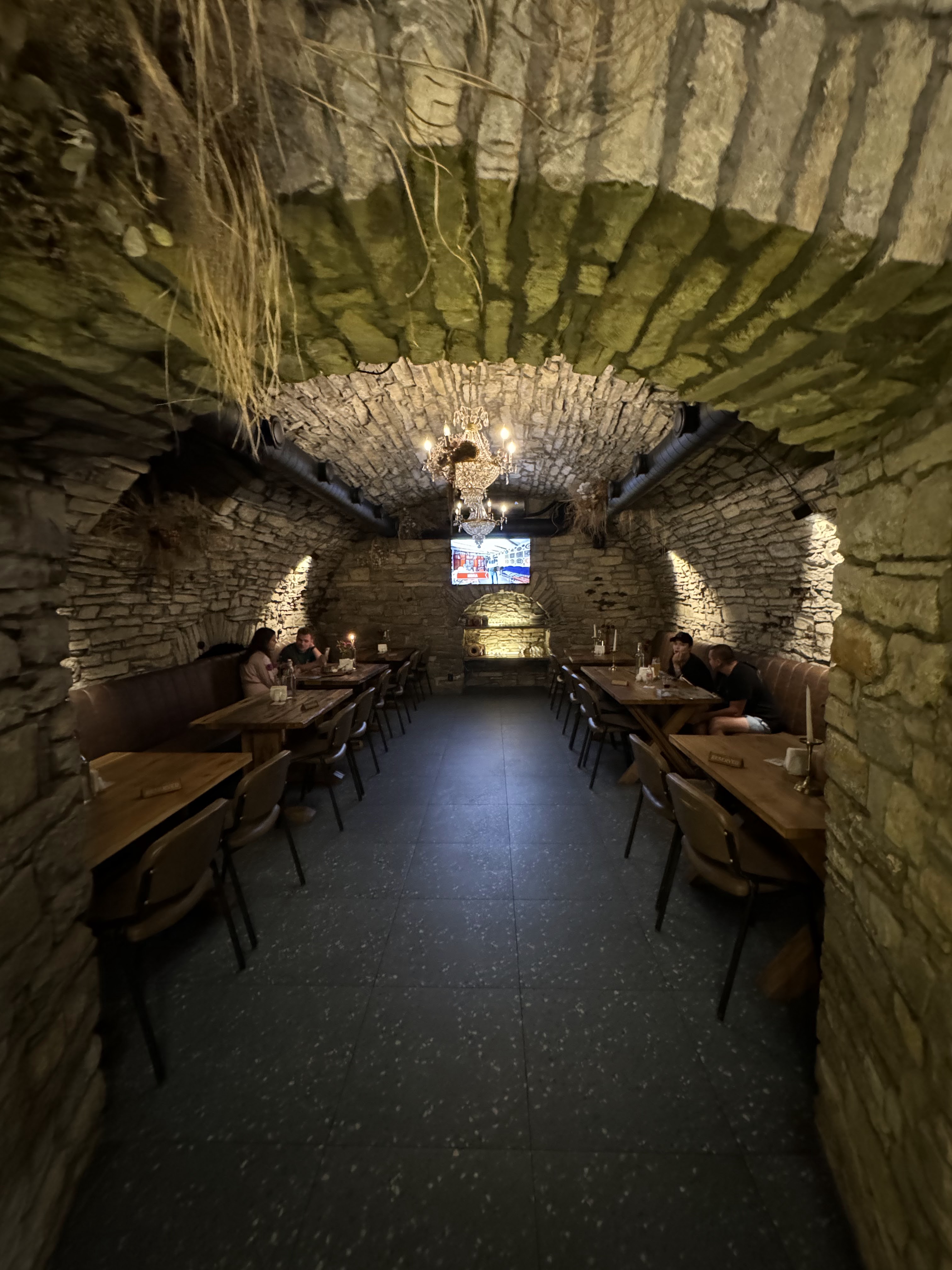 Подільська кнайпа image 4