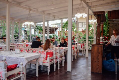 Versailles Banquet Hall image 5