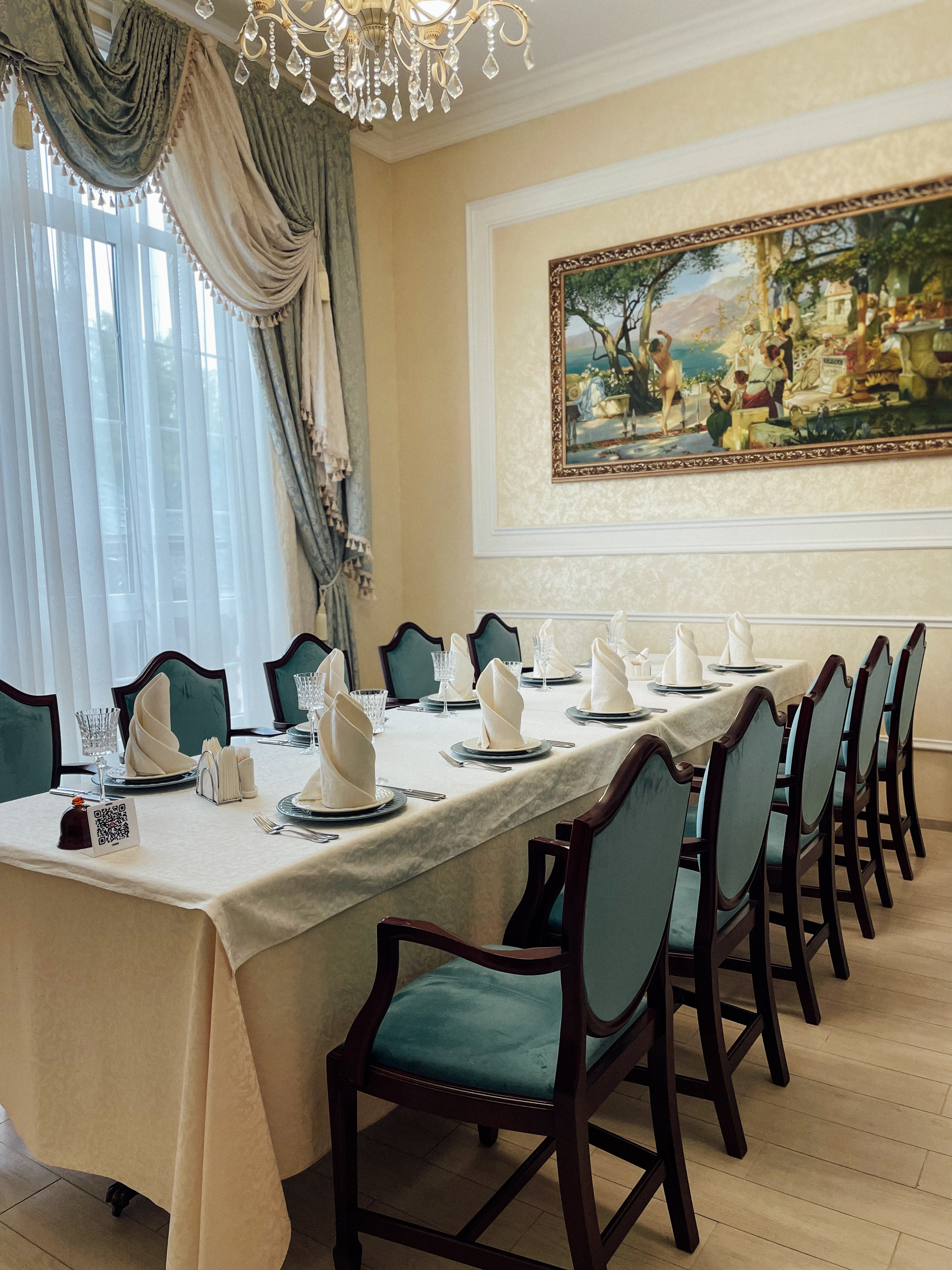 Princely court image 5