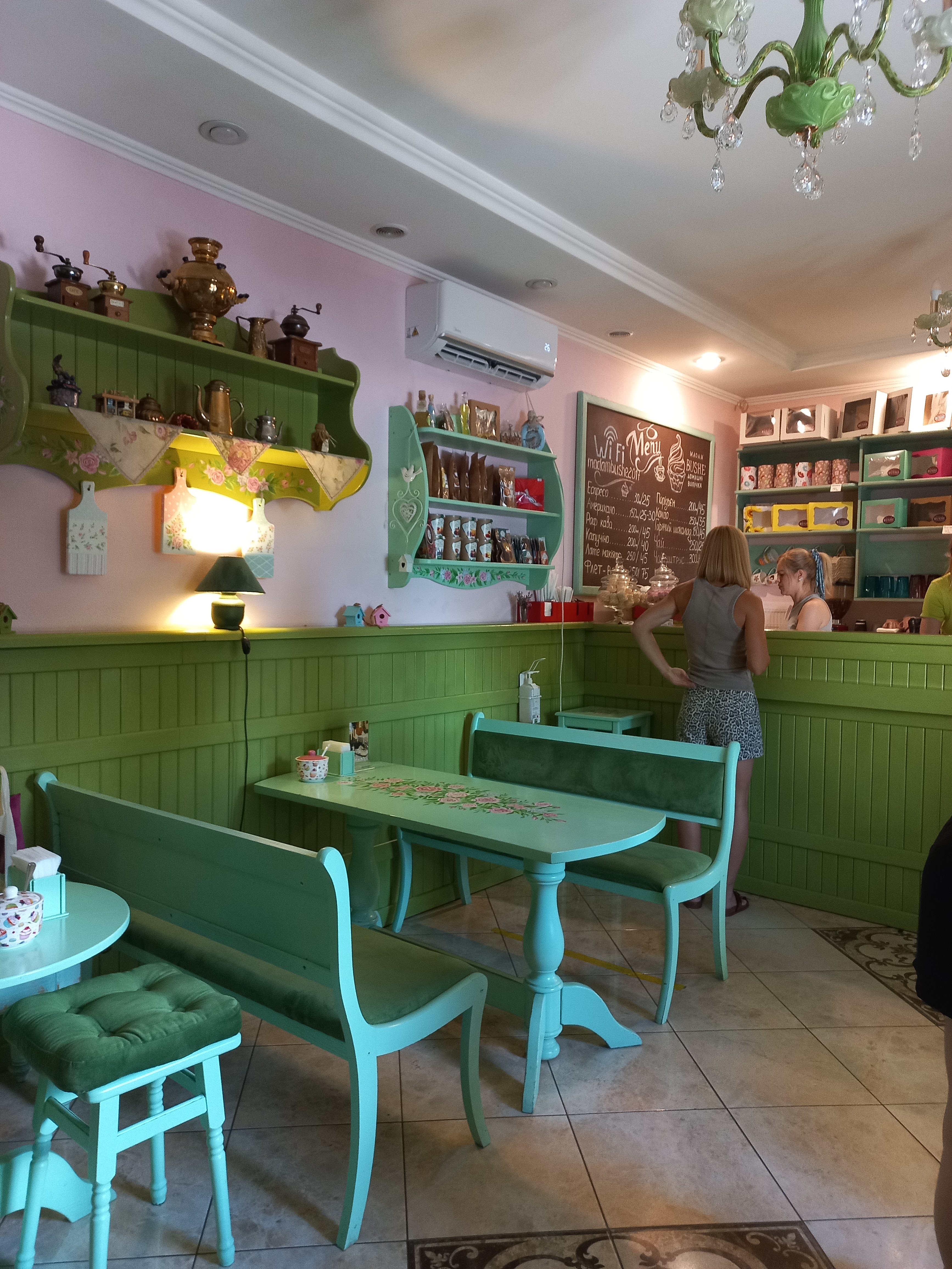 Madame Boucher image 5