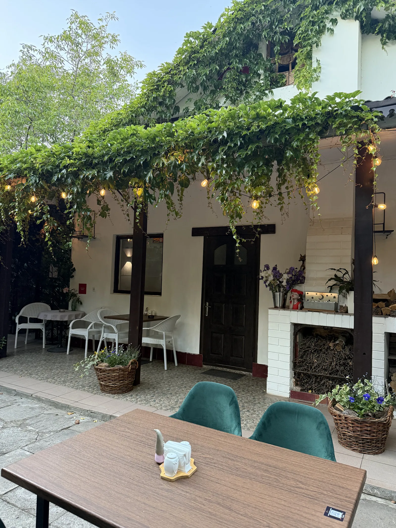 Caffè Kamin Reni image 6